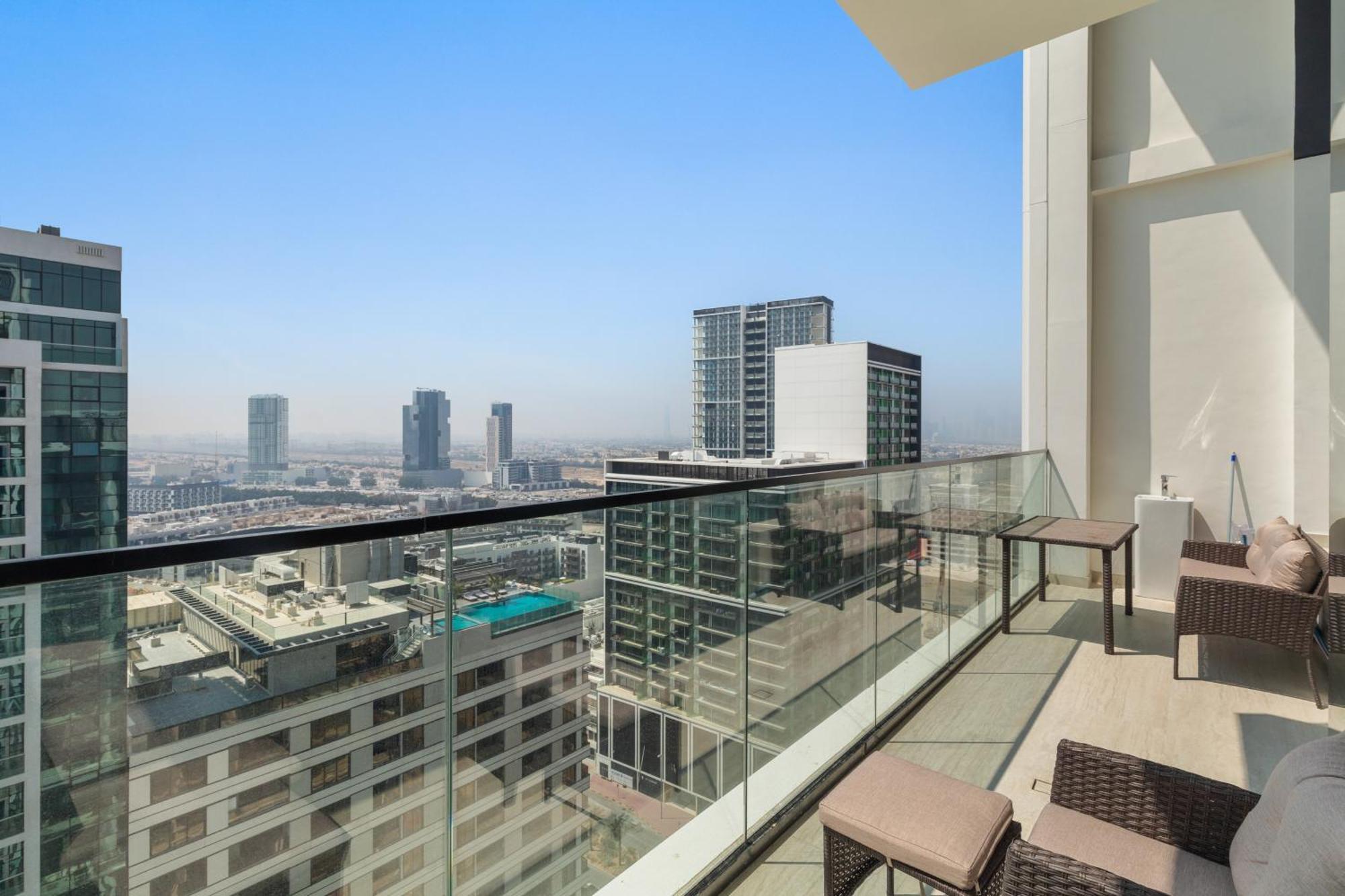 Your Own Pool Spacious 2bdr Jvc * Dubaï