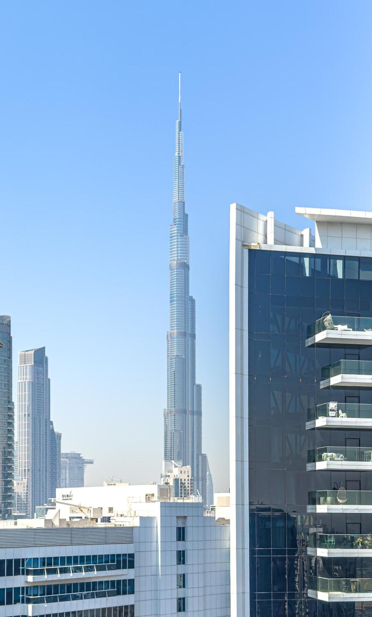 Deluxe One-bedroom In Business Bay With Burj Khalifa And Canal View Apartamento