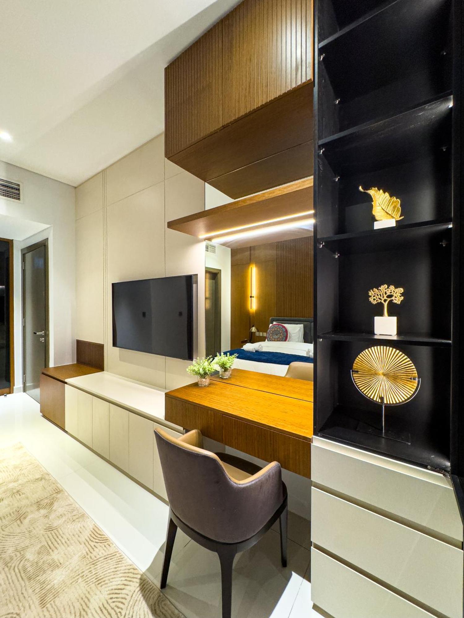 Deluxe One-bedroom In Business Bay With Burj Khalifa And Canal View Apartamento *