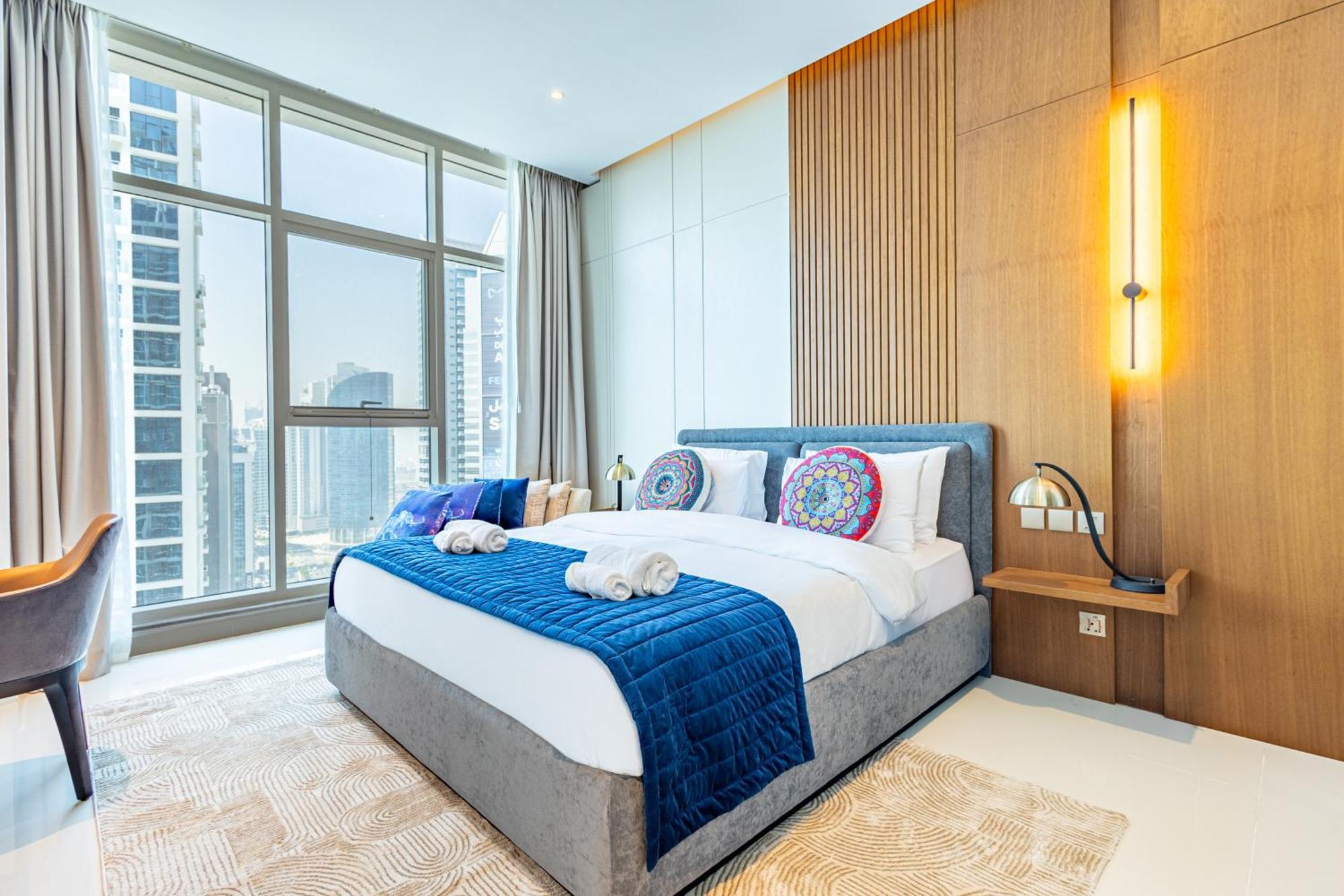 Apartamento Deluxe One-bedroom In Business Bay With Burj Khalifa And Canal View