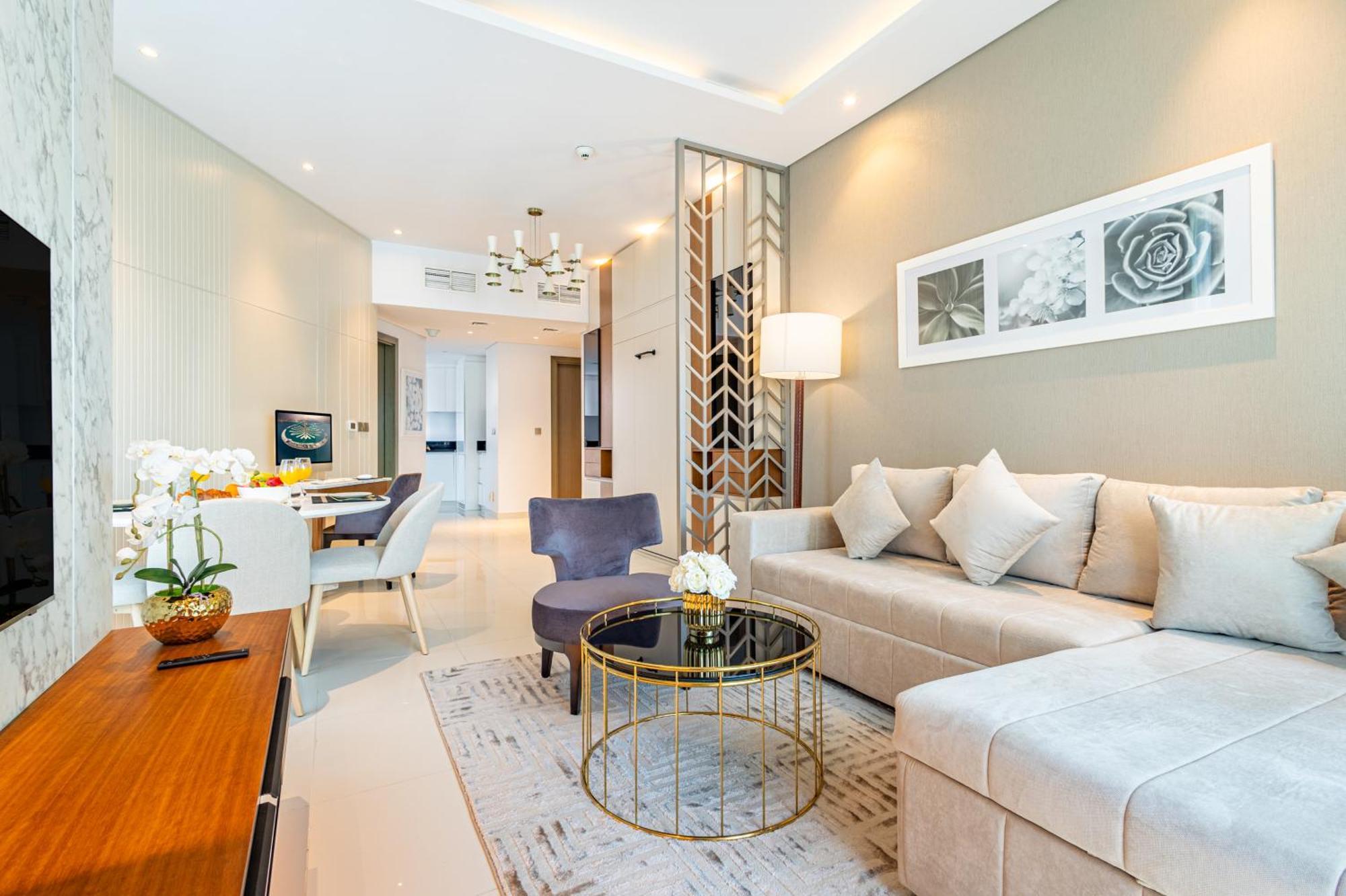 Deluxe One-bedroom In Business Bay With Burj Khalifa And Canal View
