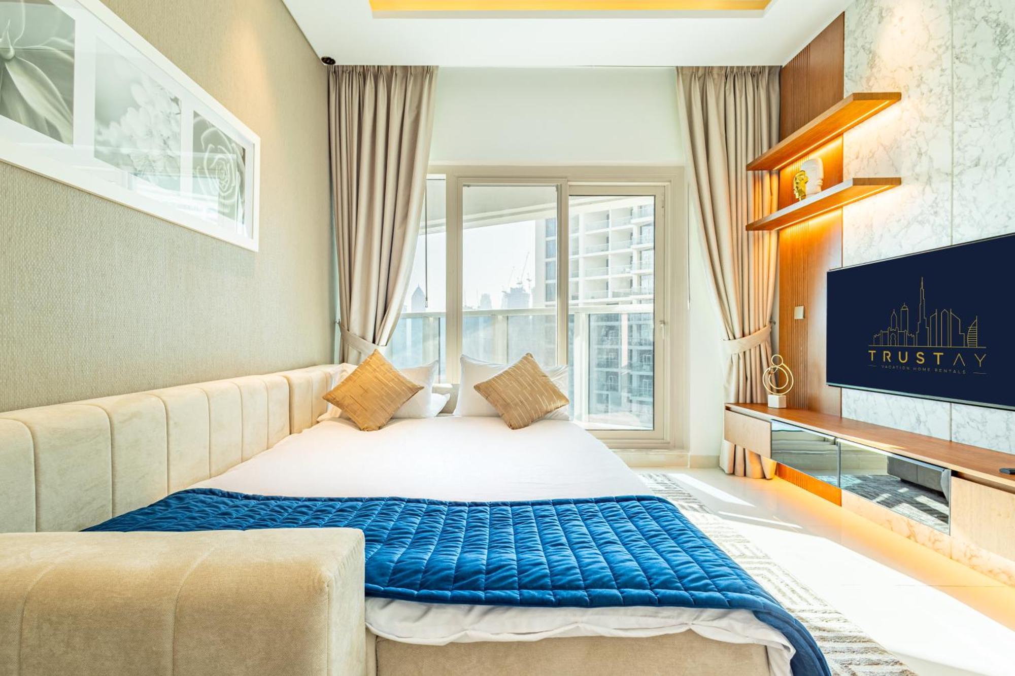 Deluxe One-bedroom In Business Bay With Burj Khalifa And Canal View * Dubái
