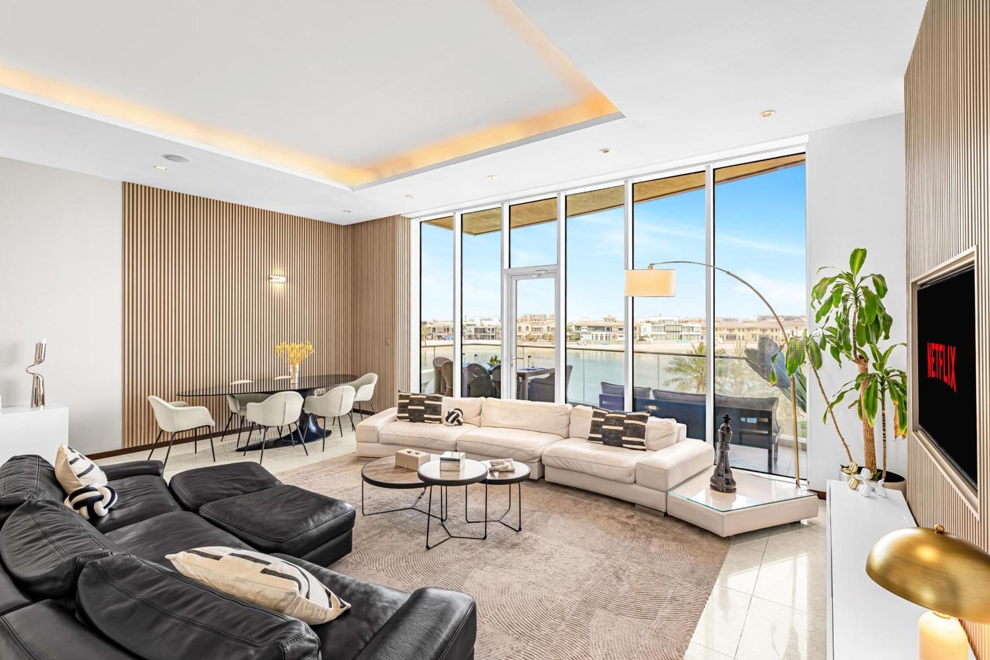 Tiara Residence Deluxe 3 Bedroom Apartment With Private Beach, Burj & Atlantis Sea View