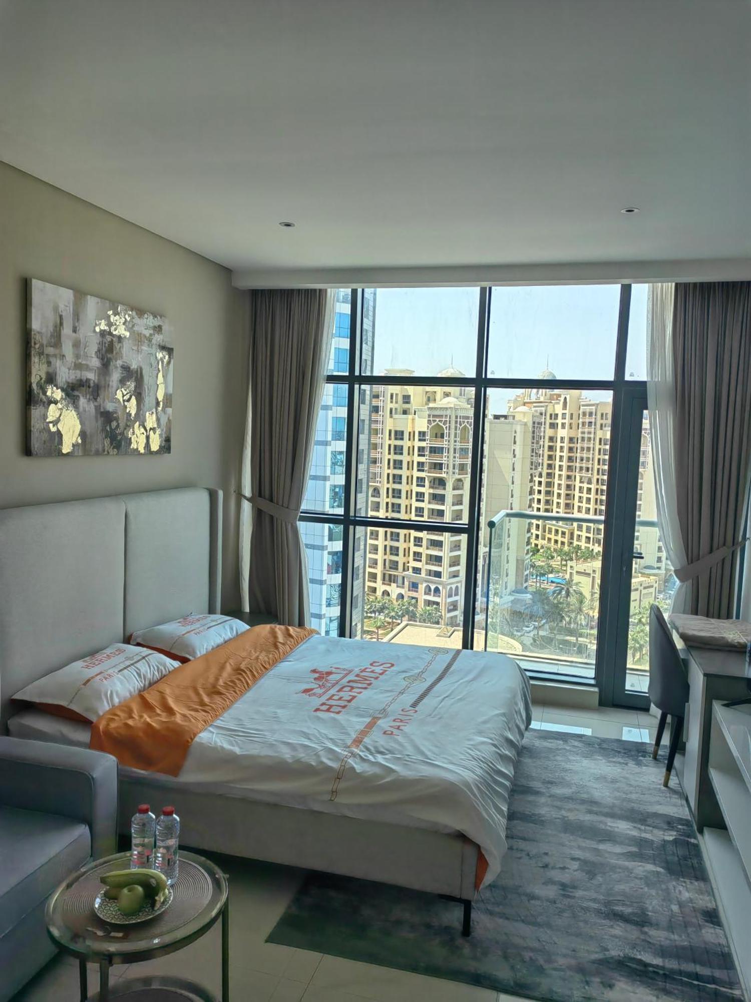 Apartment Seven Palm Jumeirah West Dubai