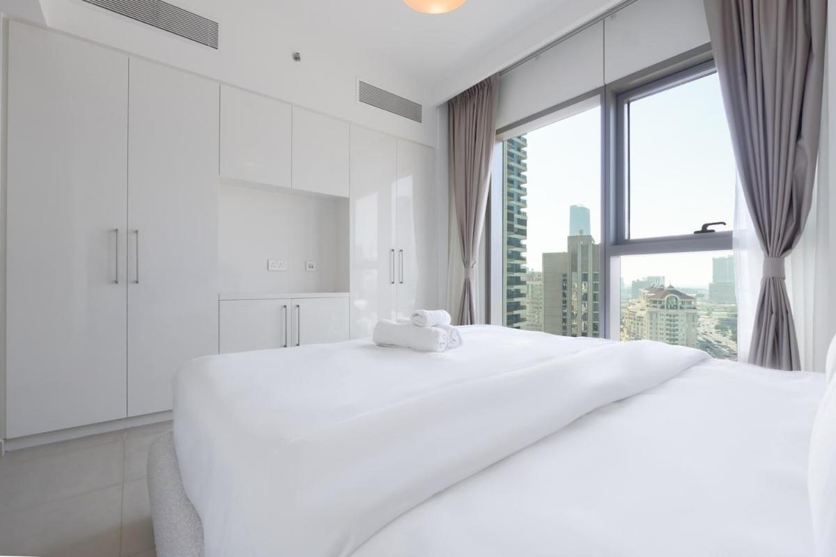 3 Bdr Downtown Views Ii With Burj Khalifa Views Appartement Dubaï