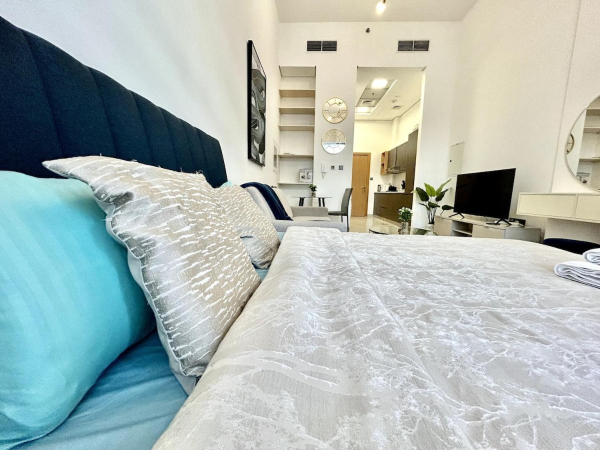 Homes2retreat - Stylish Gym & Pool, Jvc Appartement *