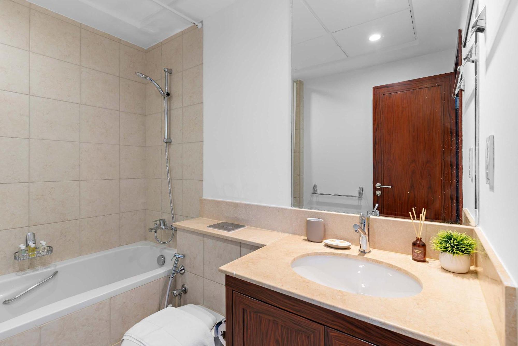 Silkhaus Residences Towers 3br Near Burj Khalifa Lejlighed
