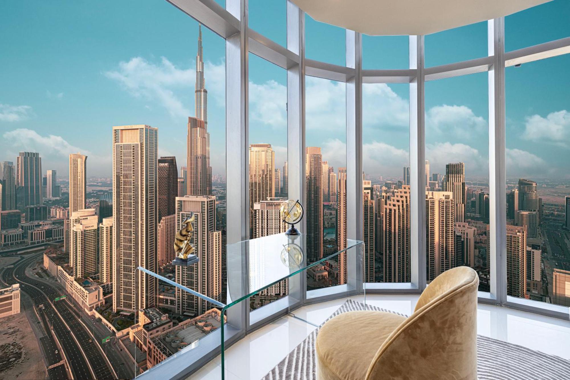Sky Palace With Burj Views & Downtown's Rooftop Pool, 3br In Paramount Midtown Dubaï