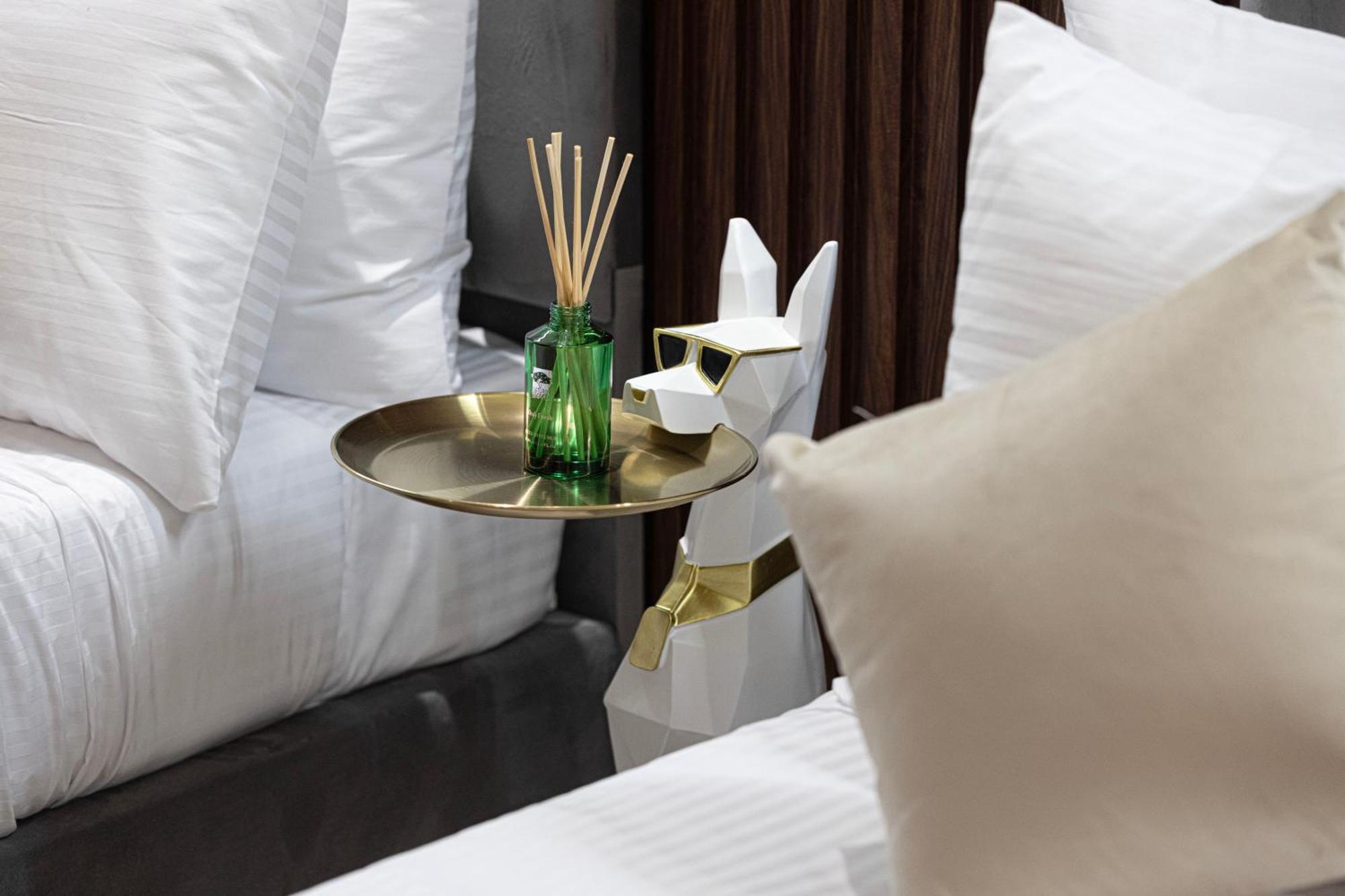 Sky Palace With Burj Views & Downtown's Rooftop Pool, 3br In Paramount Midtown Dubai