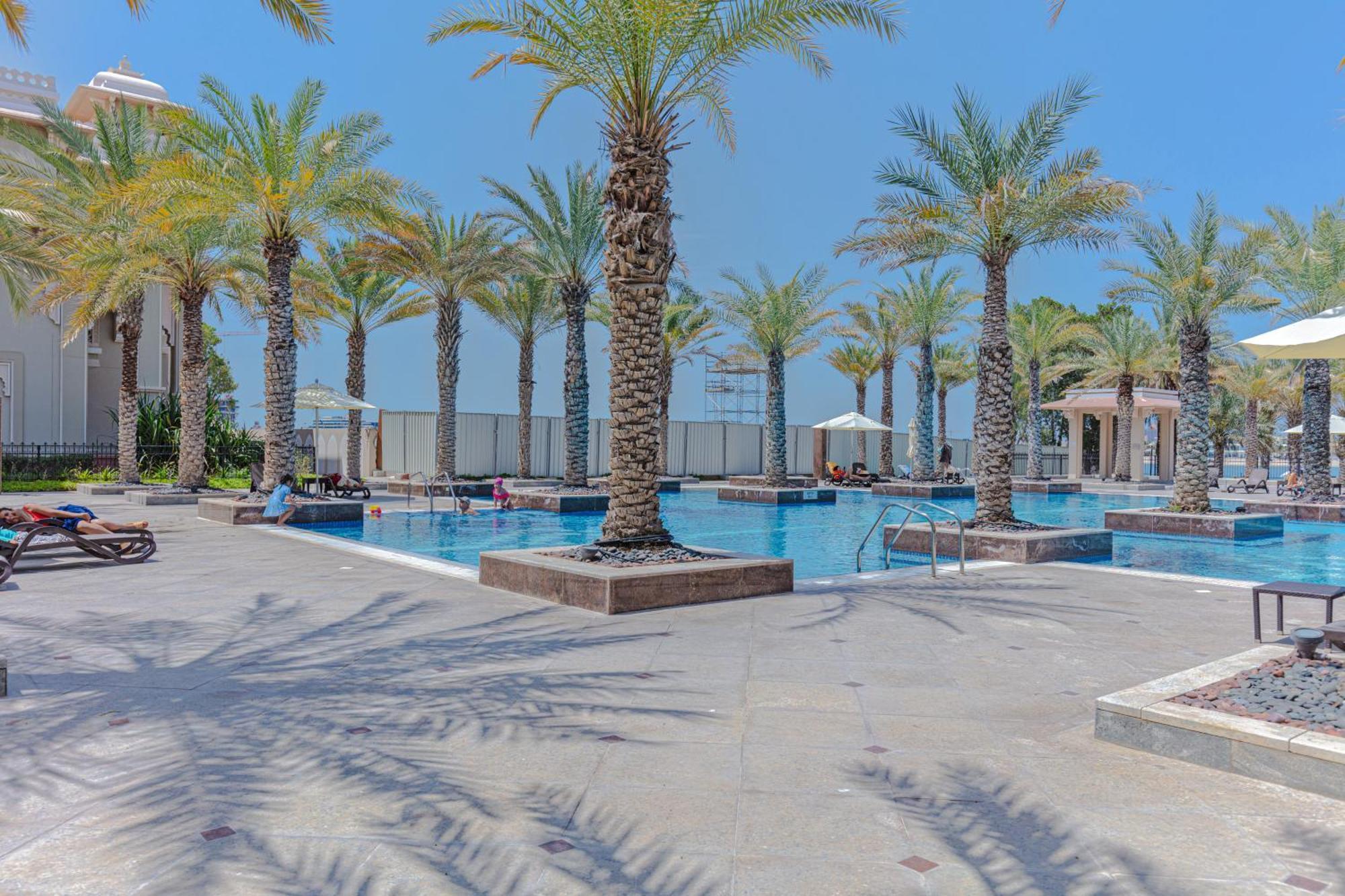 Apartamento Fully-equppied With Private And Pool Dubái