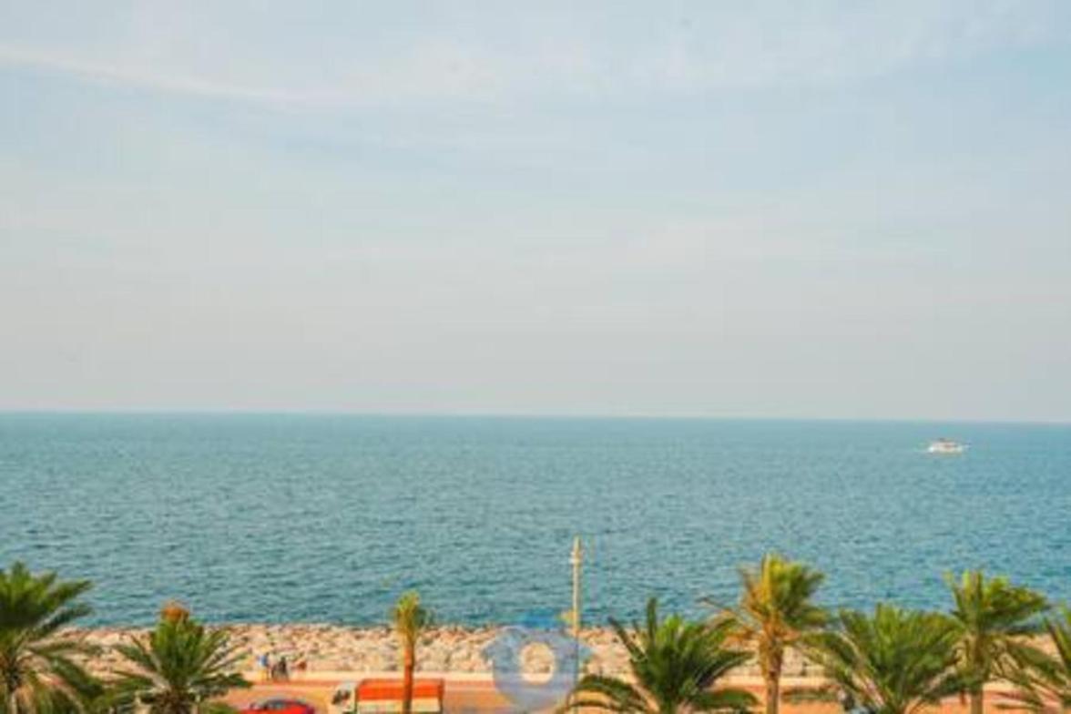 606sa Spacious 3-br Penthouse In Palm Jumeirah