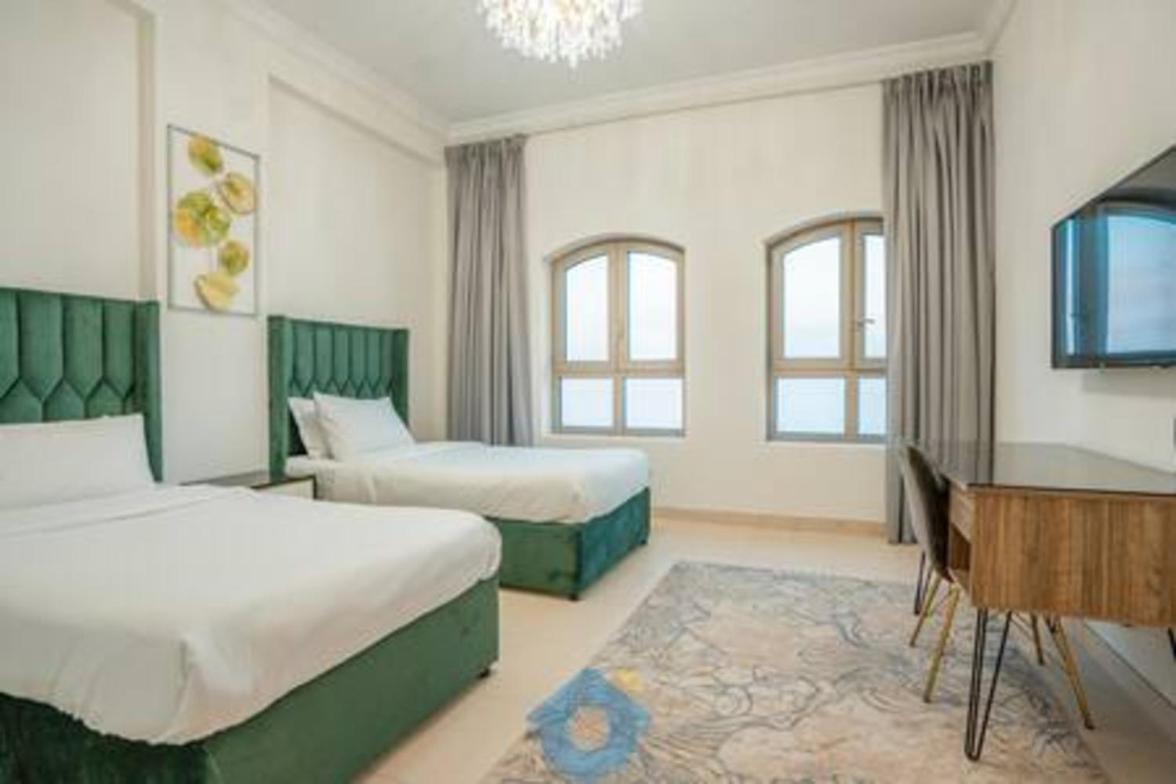 606sa Spacious 3-br Penthouse In Palm Jumeirah *