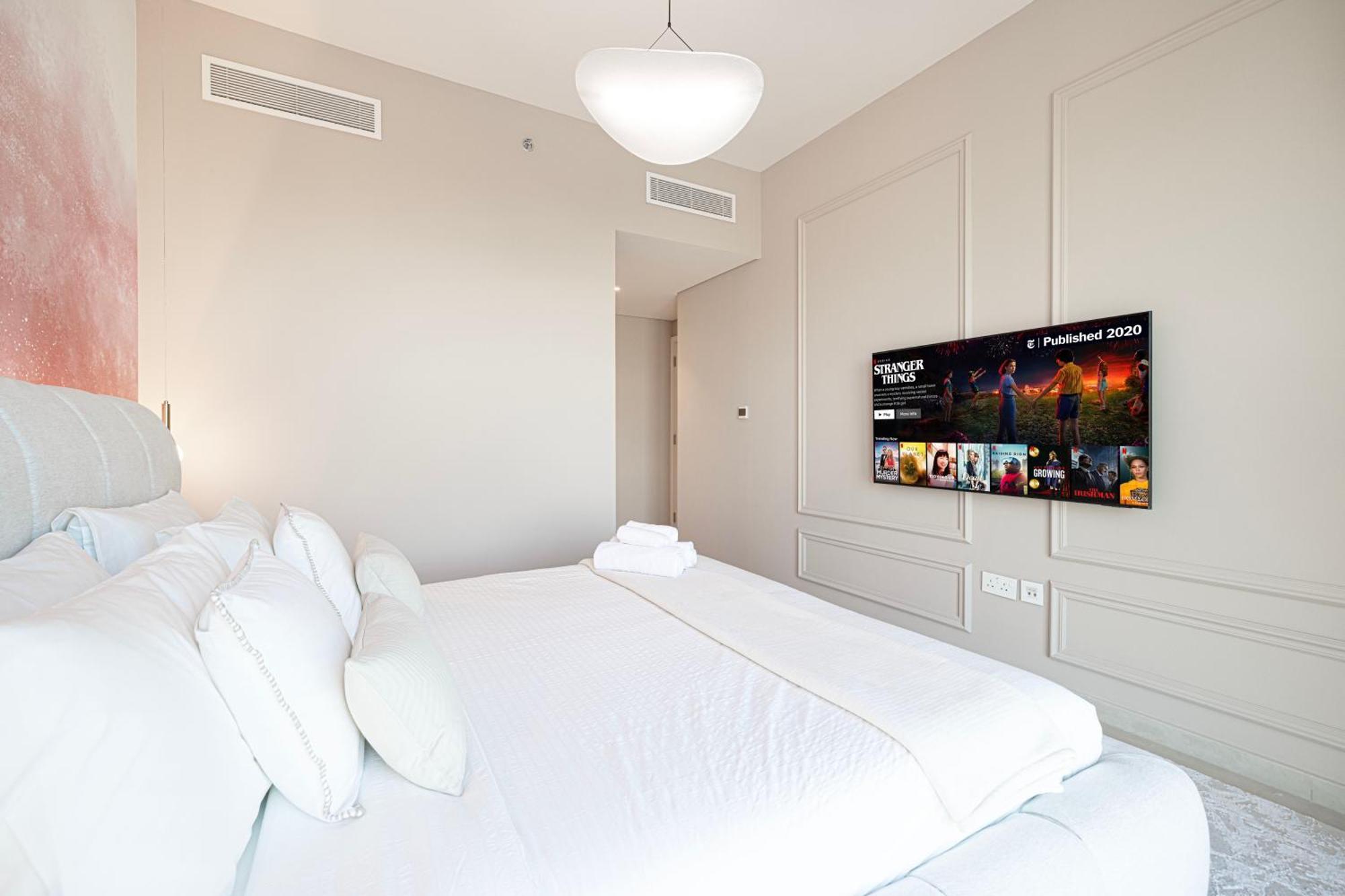 Appartement Downtown Chic 2 Bedroom I Mall Access I Views Of Burj Khalifa From Pool I Free Parking, Gym, Pool & Wi-fi I By Meerak Dubaï