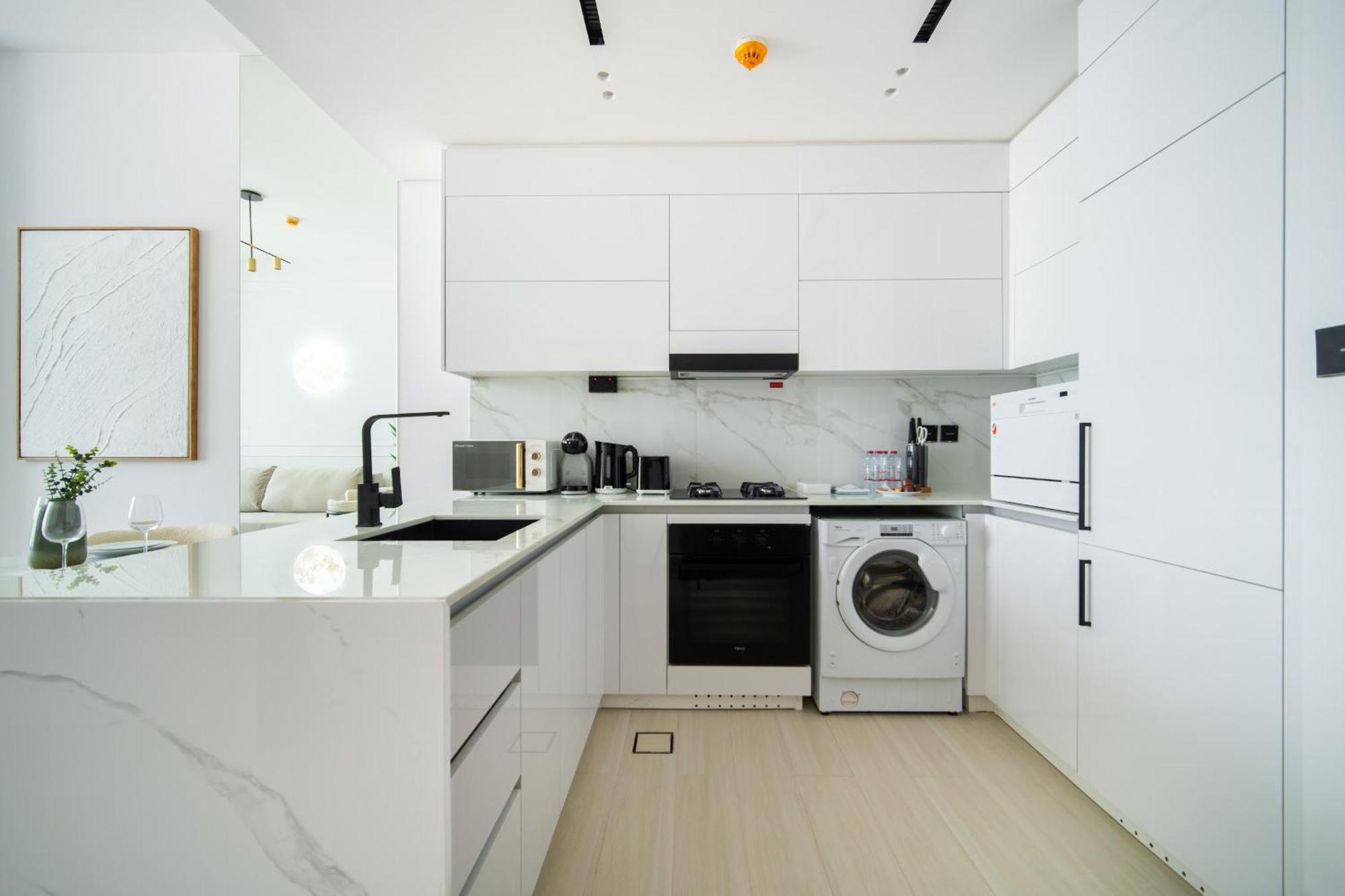 Appartement Skyline Views & Calm Nights - 1br Jvc And Free Baby Gear *