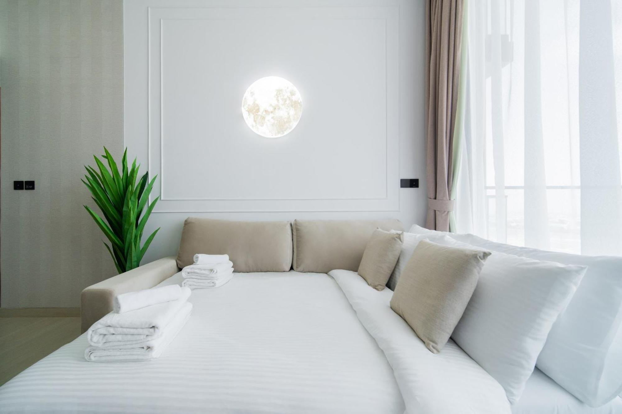 Skyline Views & Calm Nights - 1br Jvc And Free Baby Gear Appartement Dubaï