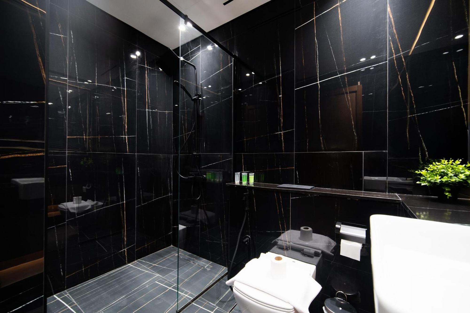 Skyline Views & Calm Nights - 1br Jvc And Free Baby Gear Appartement *