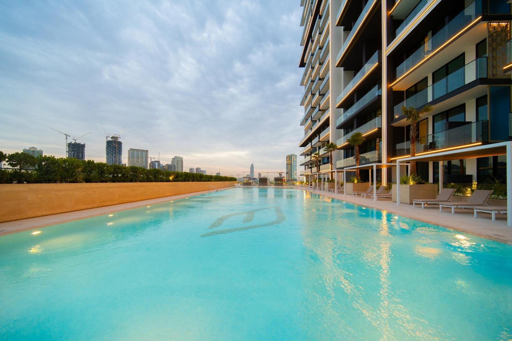 Skyline Views & Calm Nights - 1br Jvc And Free Baby Gear
