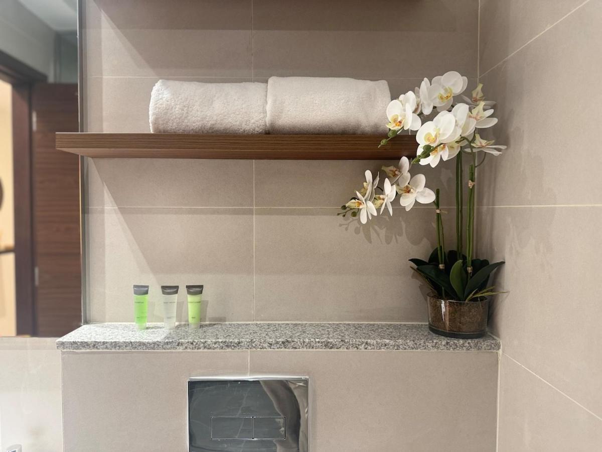 Ashri Luxe Apt, With Frame Only 5 Mins Downtown Near Metro Dubaï