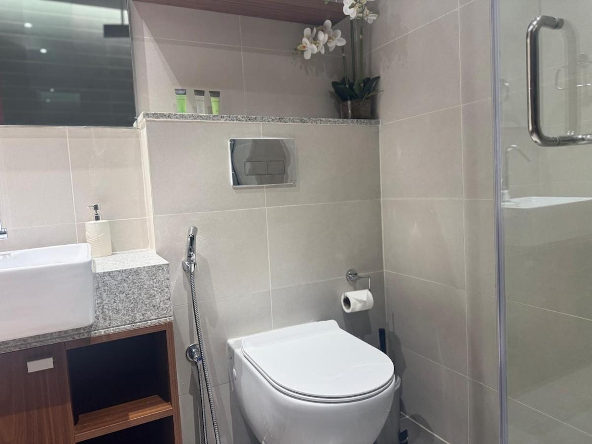 Ashri Luxe Apt, With Frame Only 5 Mins Downtown Near Metro Appartement *