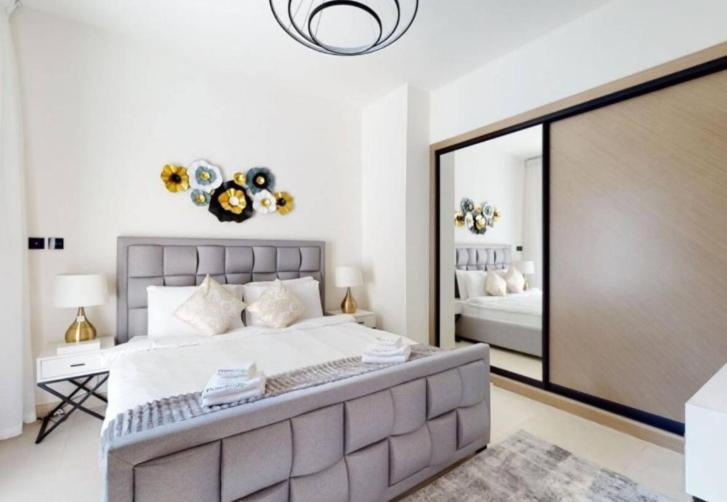 Apartamento Lavish At 3br - Binghatti Creek - Sleek & Sophisticated - Steps Away From Mall & Burj Khalifa Dubái