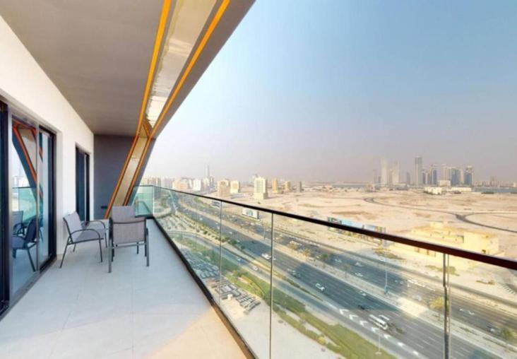 Lavish At 3br - Binghatti Creek - Sleek & Sophisticated - Steps Away From Mall & Burj Khalifa Dubái