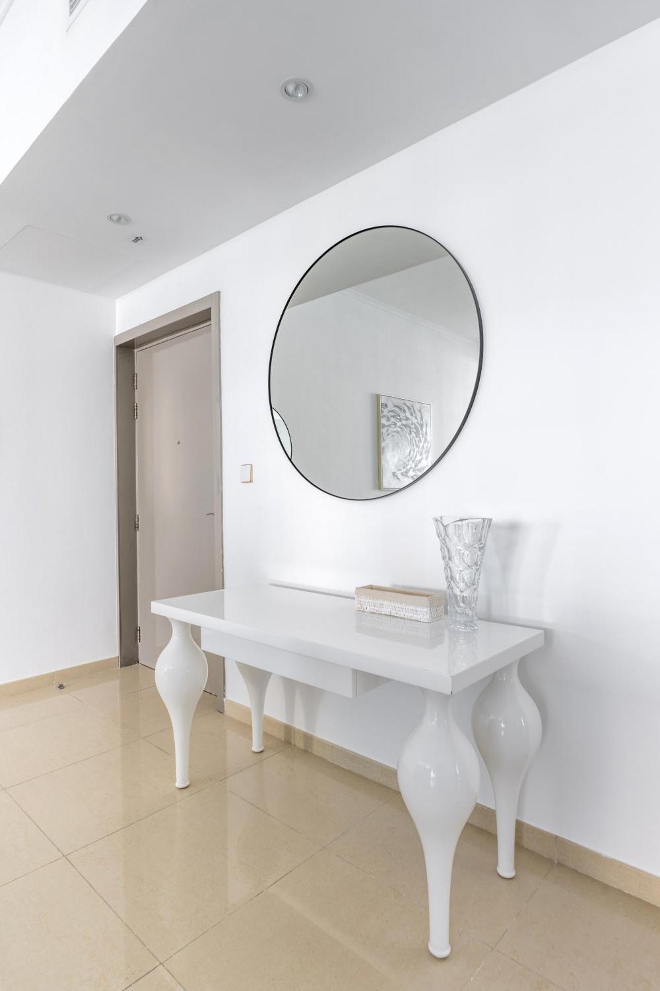 Marina View Haven - Luxurious 3-bedroom In Dec Towers Appartement