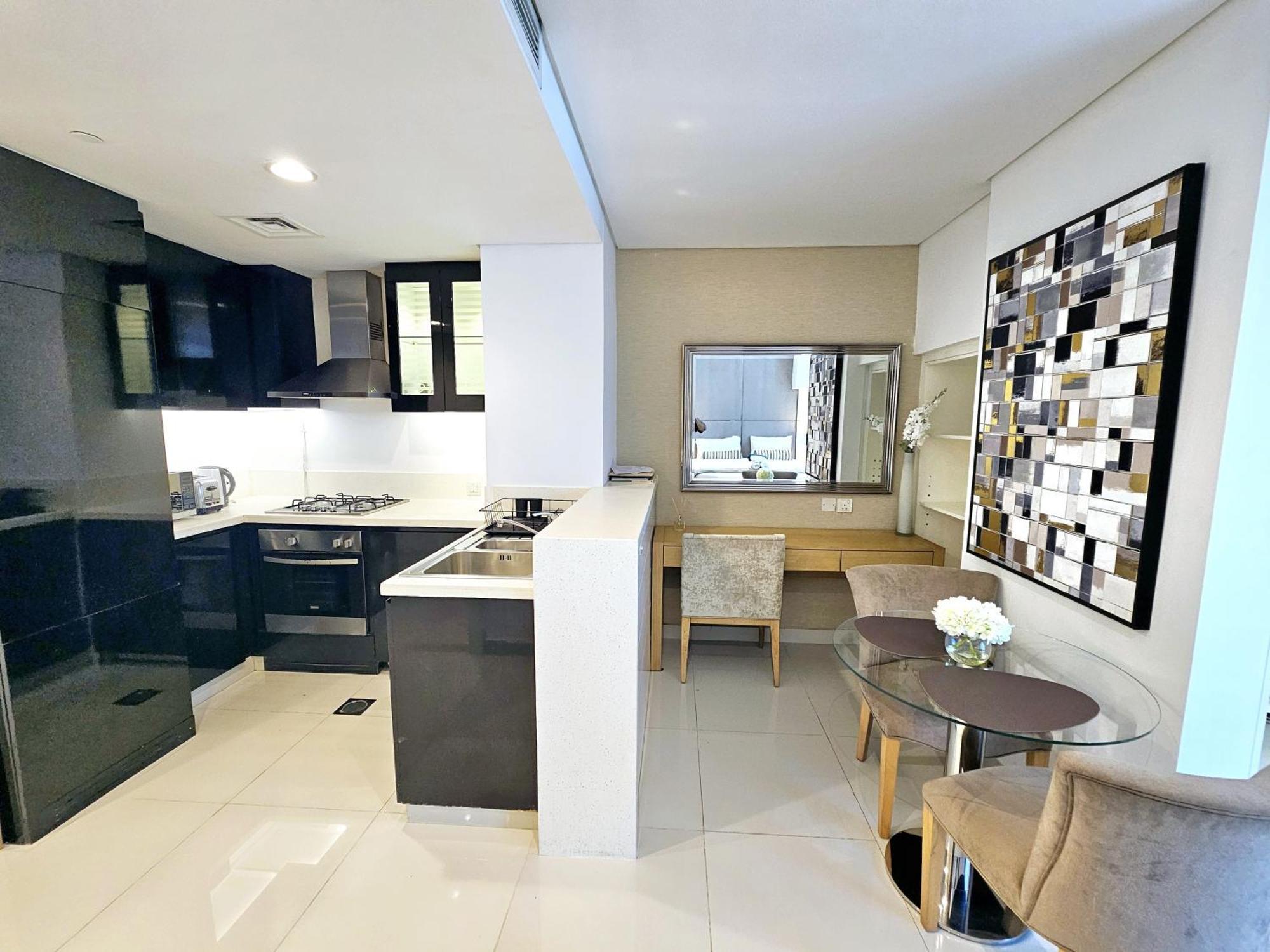 Sunrise Homes - Modern Beside Canal Appartement Dubai
