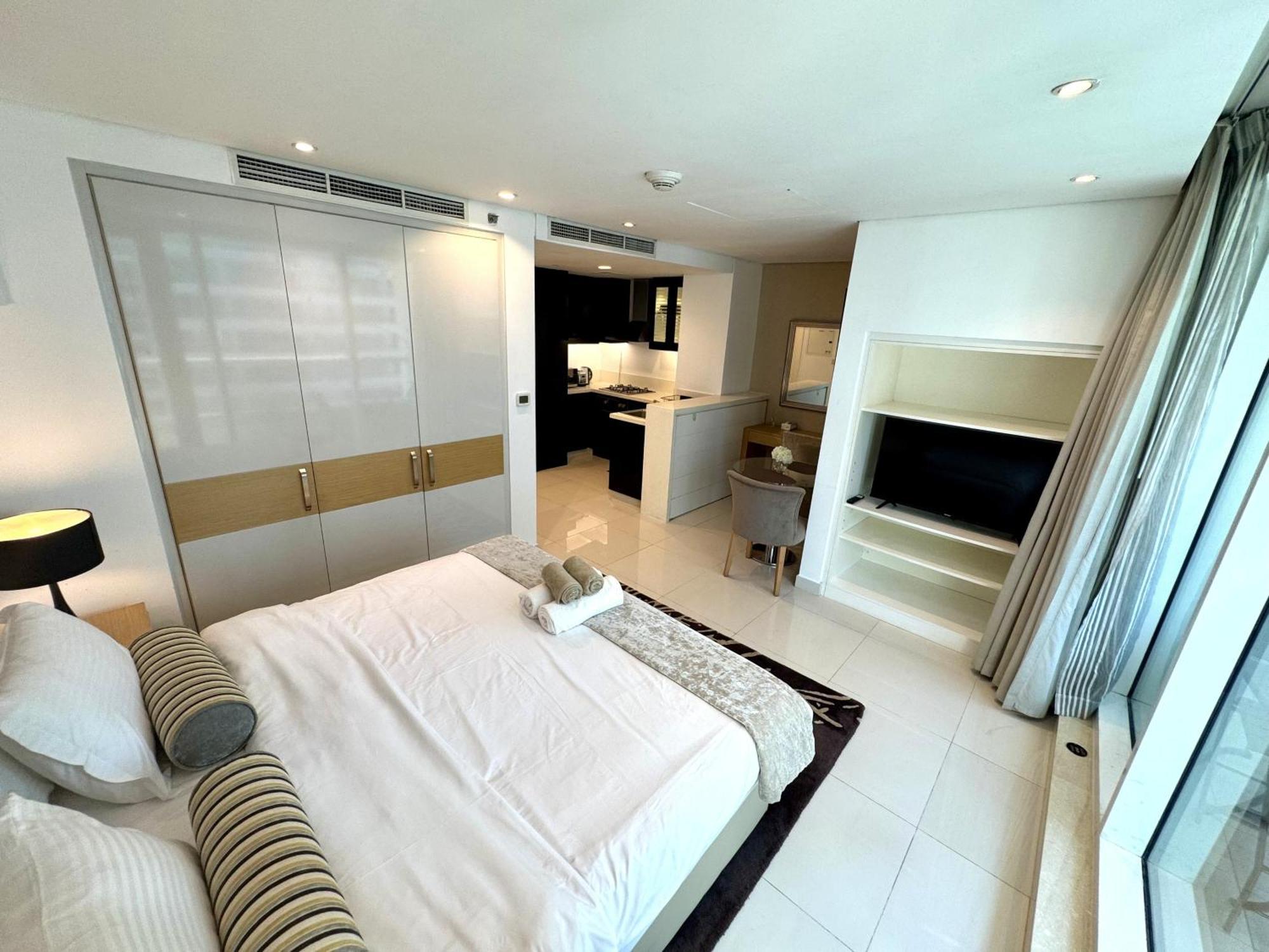 Sunrise Homes - Modern Beside Canal Dubaï