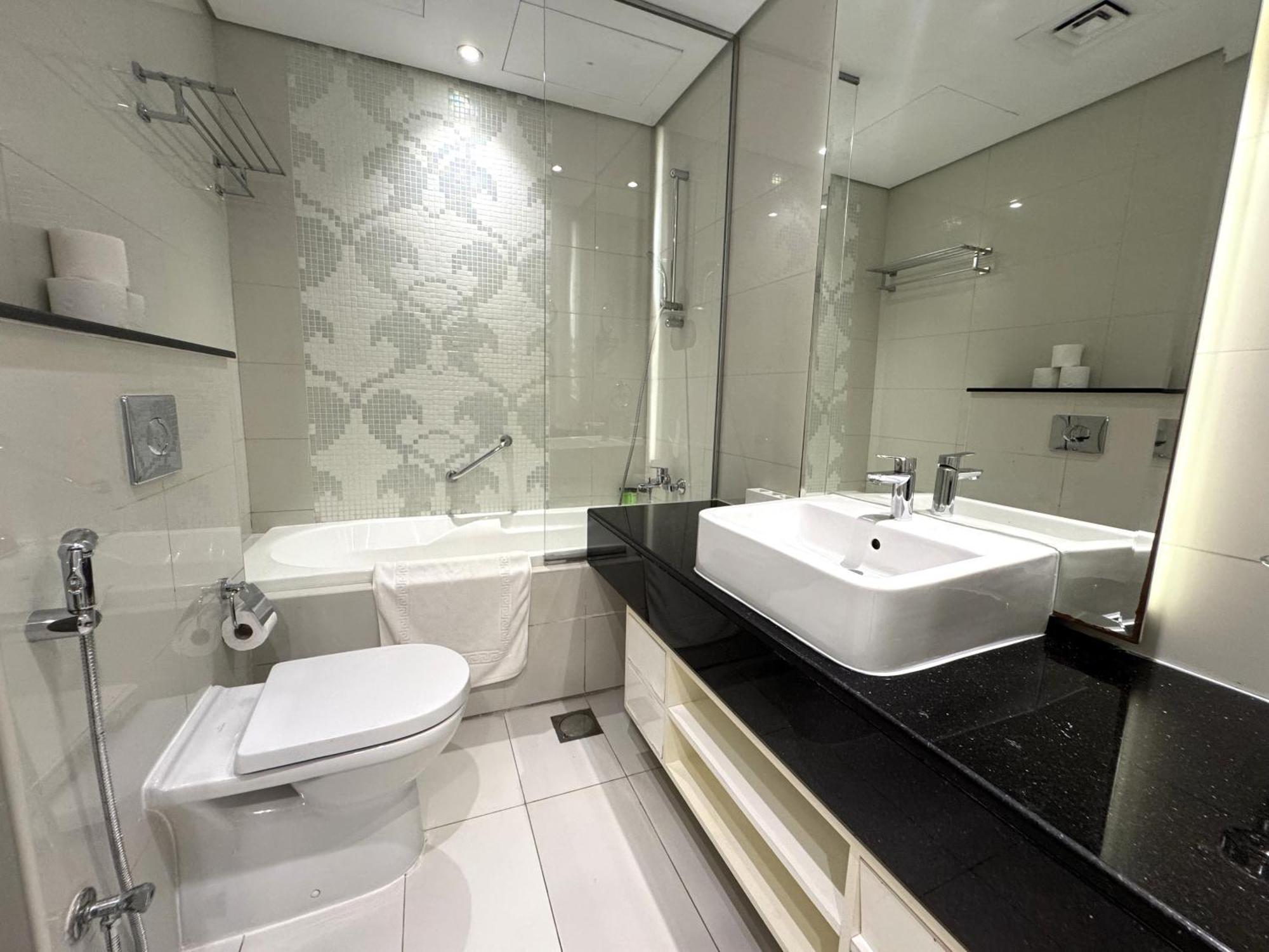 Sunrise Homes - Modern Beside Canal Dubaï