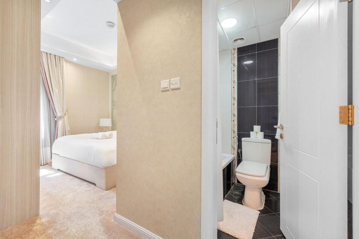 Stunning In Jbr - Near Tram *