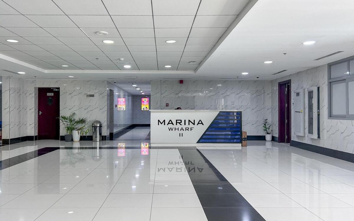 Stunning In Jbr - Near Tram Appartement
