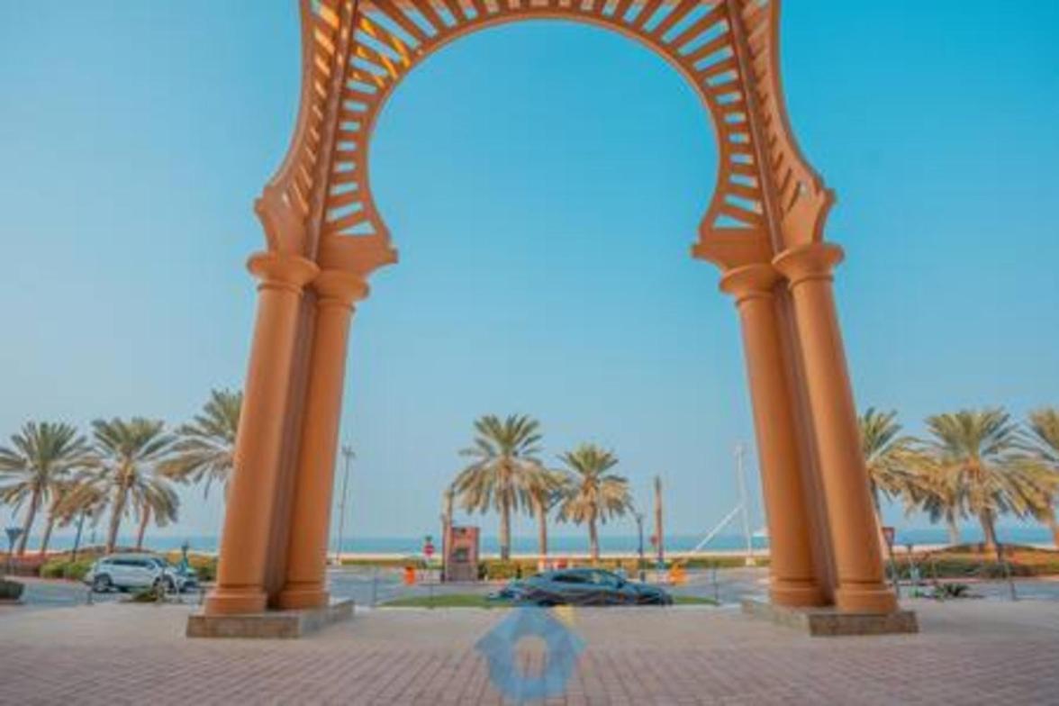 210sa Lavish Palm Jumeirah One Bhk With Pool View