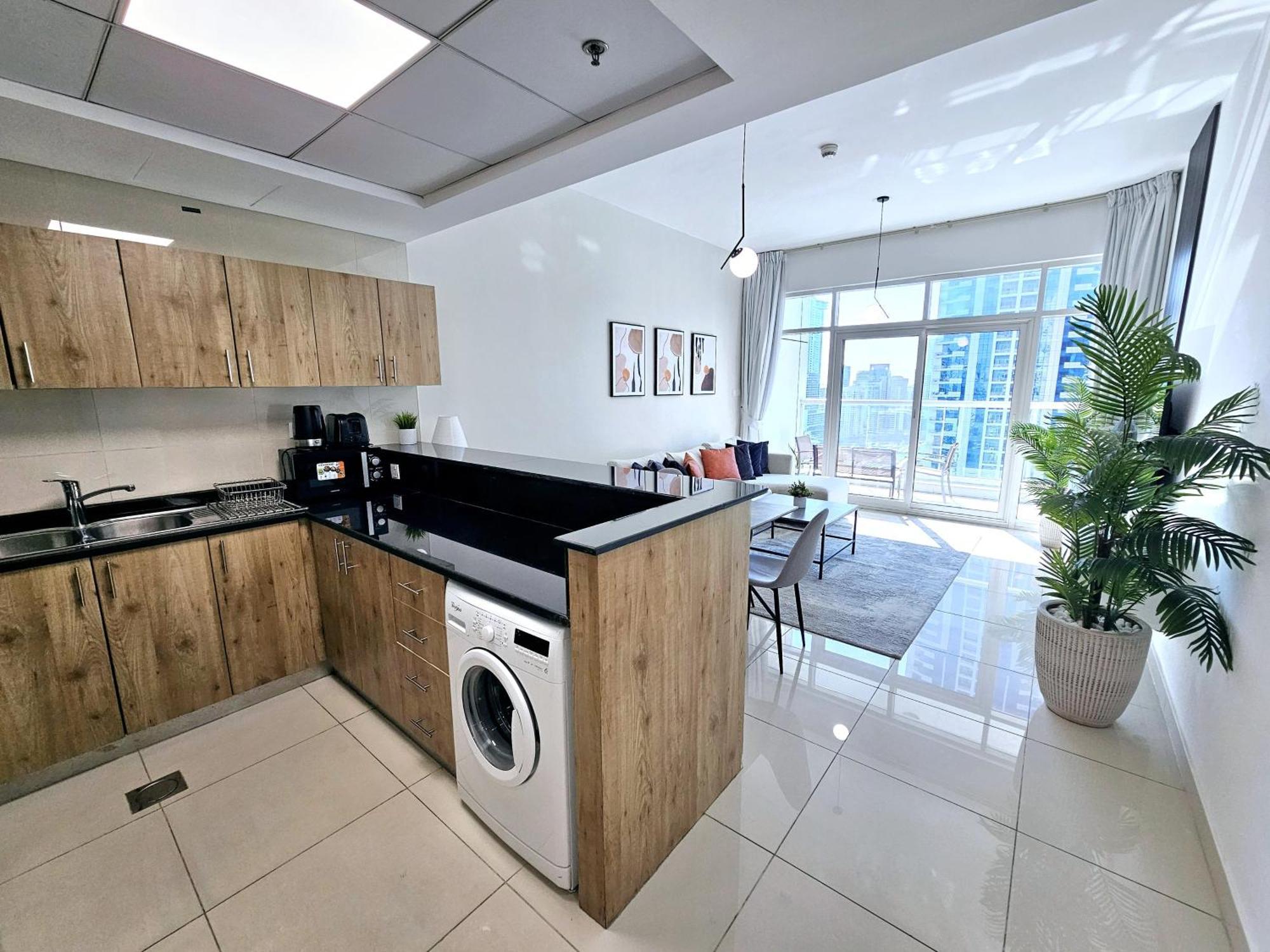 Sunrise Homes - 2 Bedroom With Panoramic Marina Views *