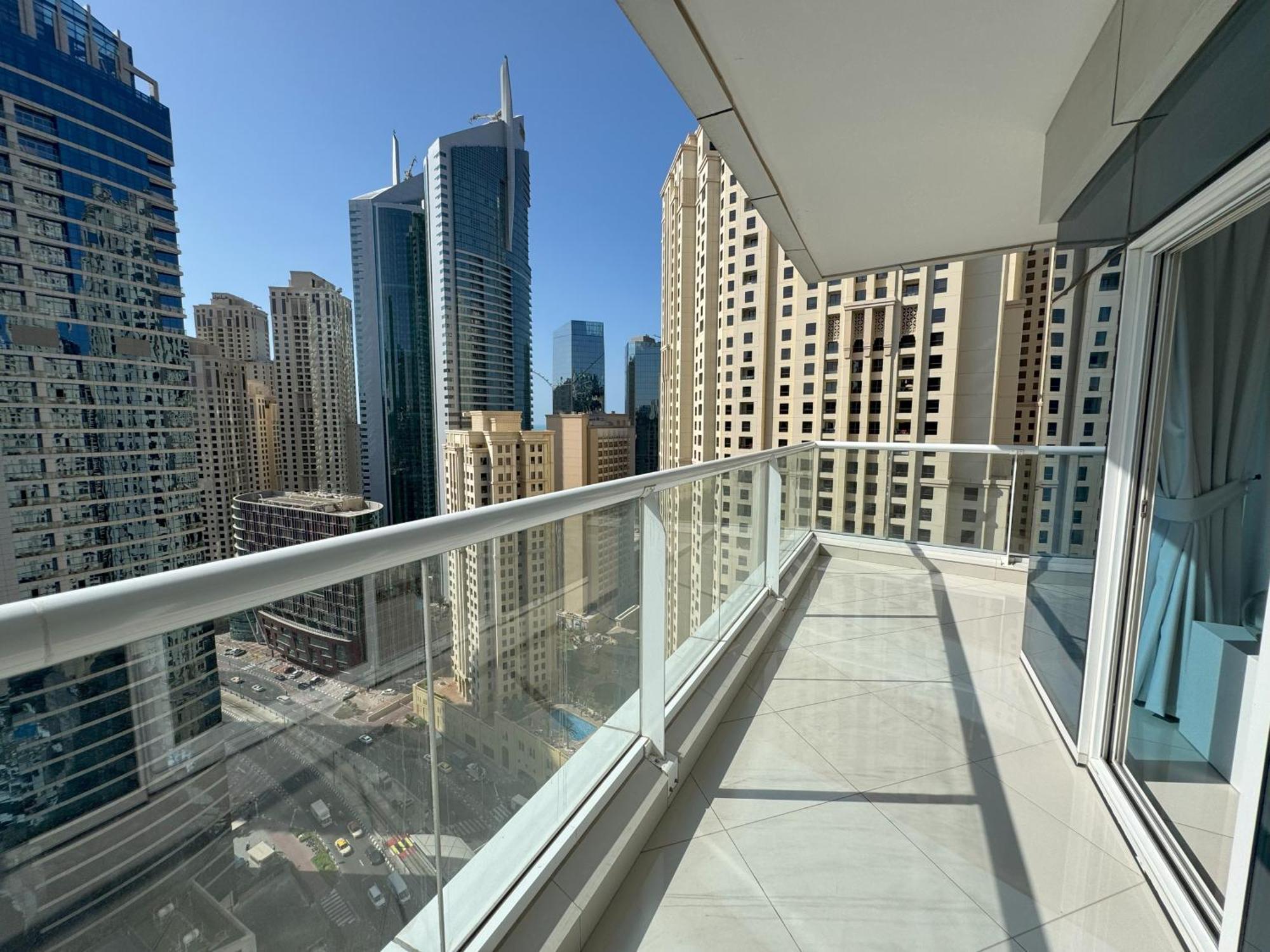Sunrise Homes - 2 Bedroom With Panoramic Marina Views *