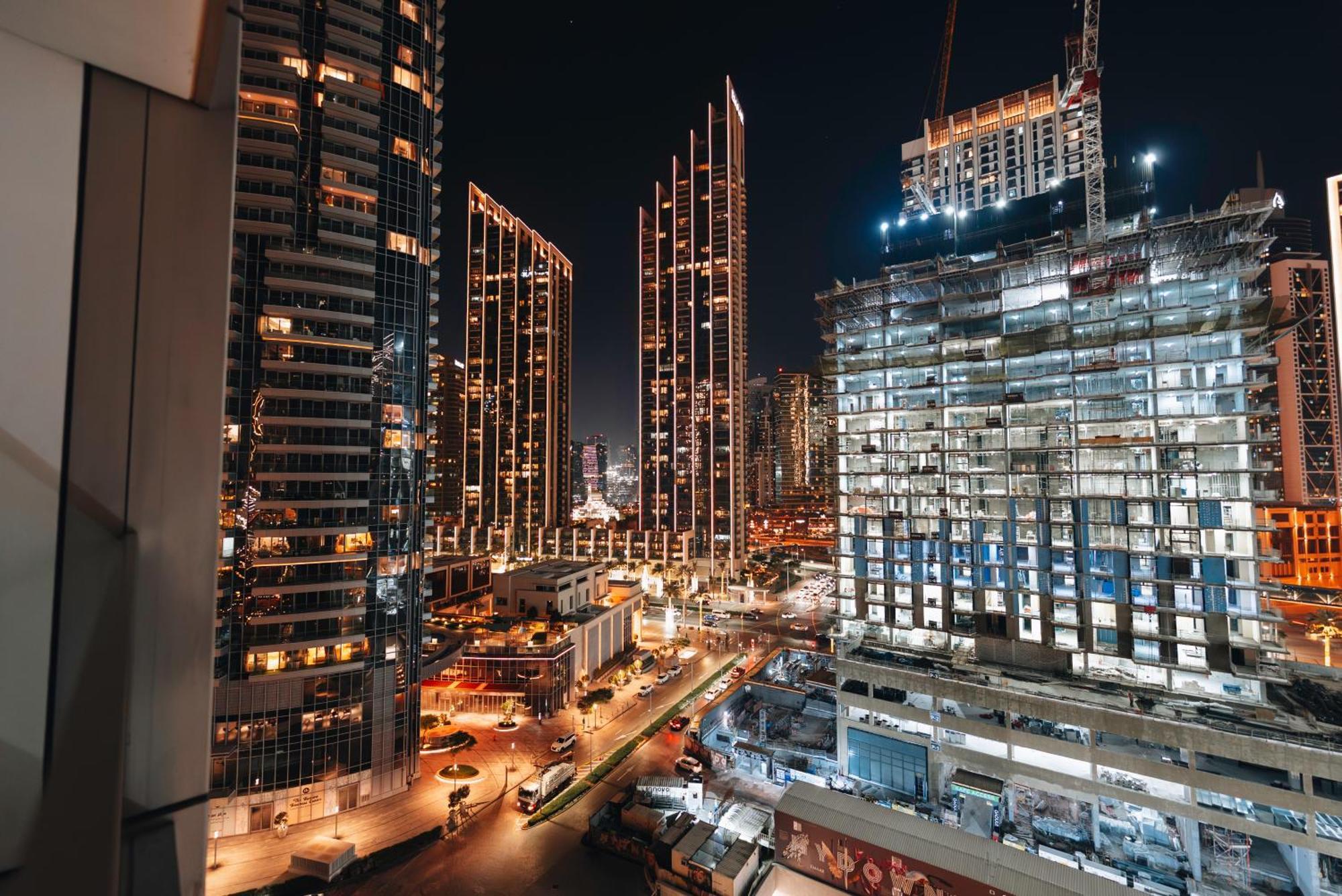 Apartment Modern 1-bedroom In Downtown Near Mall & Burj Khalifa Dubai