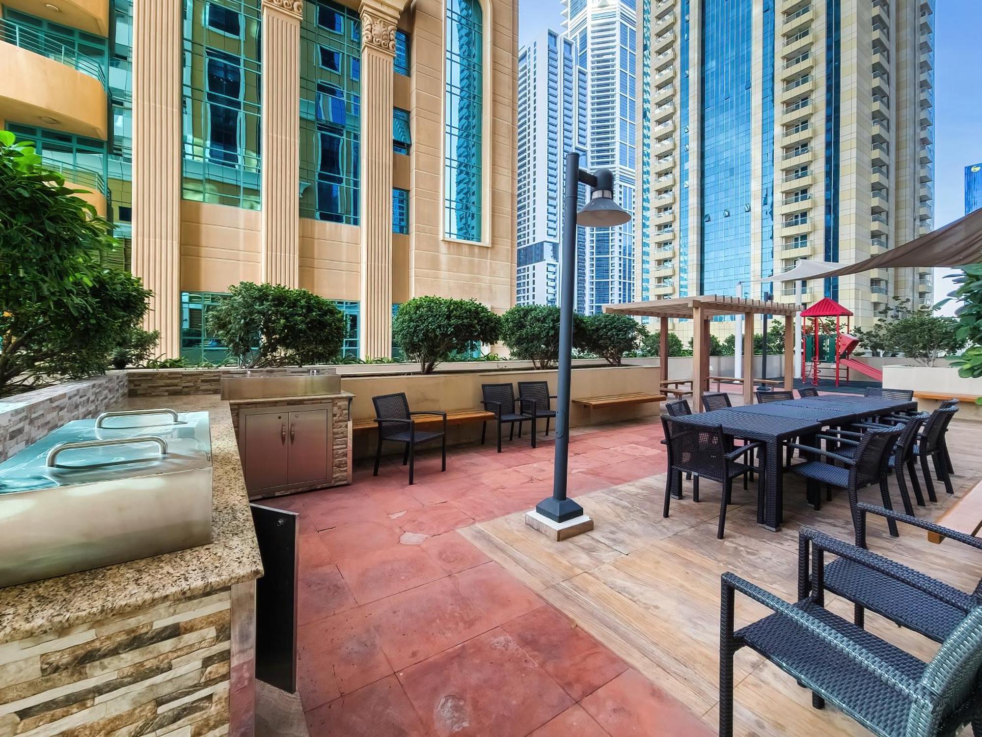 Cozy 1 Bedroom In Elite Lägenhet Dubai