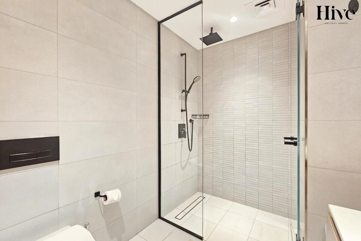 Elegant 1 Bed With Burj Khalifa Views