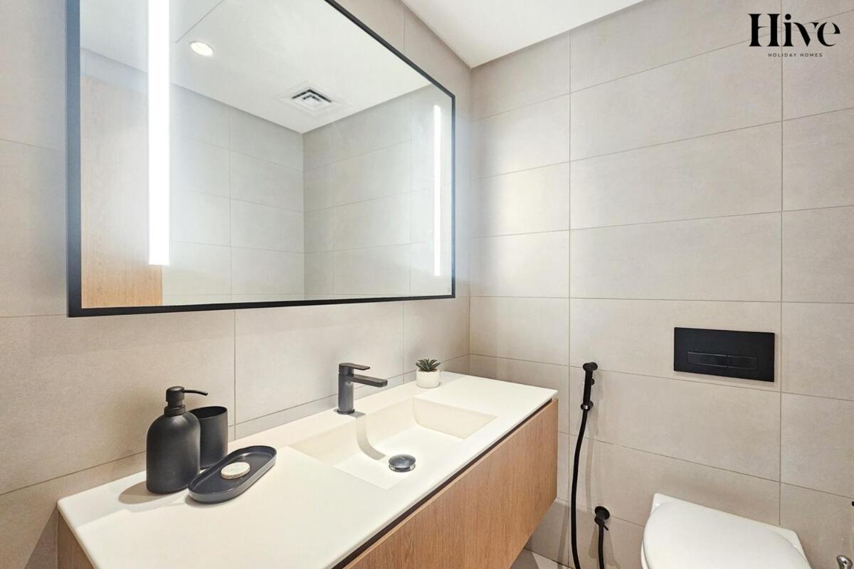 Elegant 1 Bed With Burj Khalifa Views * Dubaï
