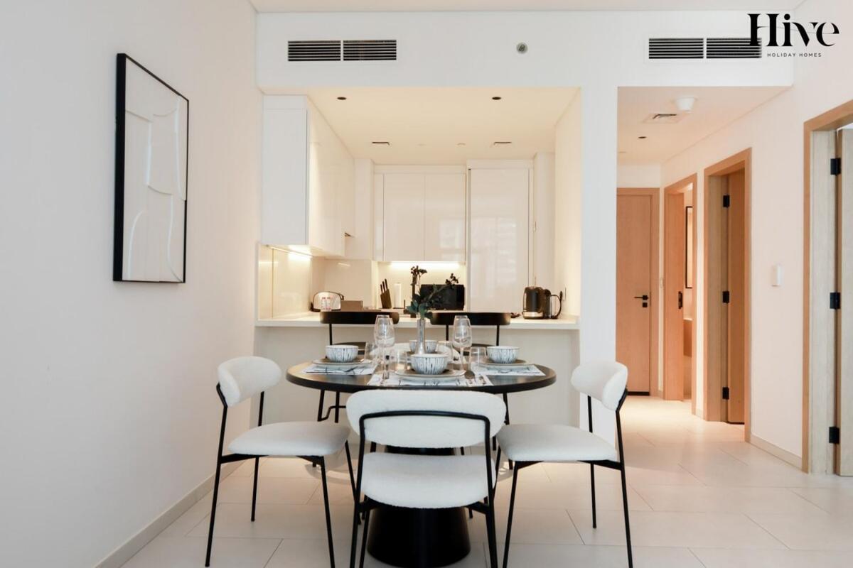Elegant 1 Bed With Burj Khalifa Views *