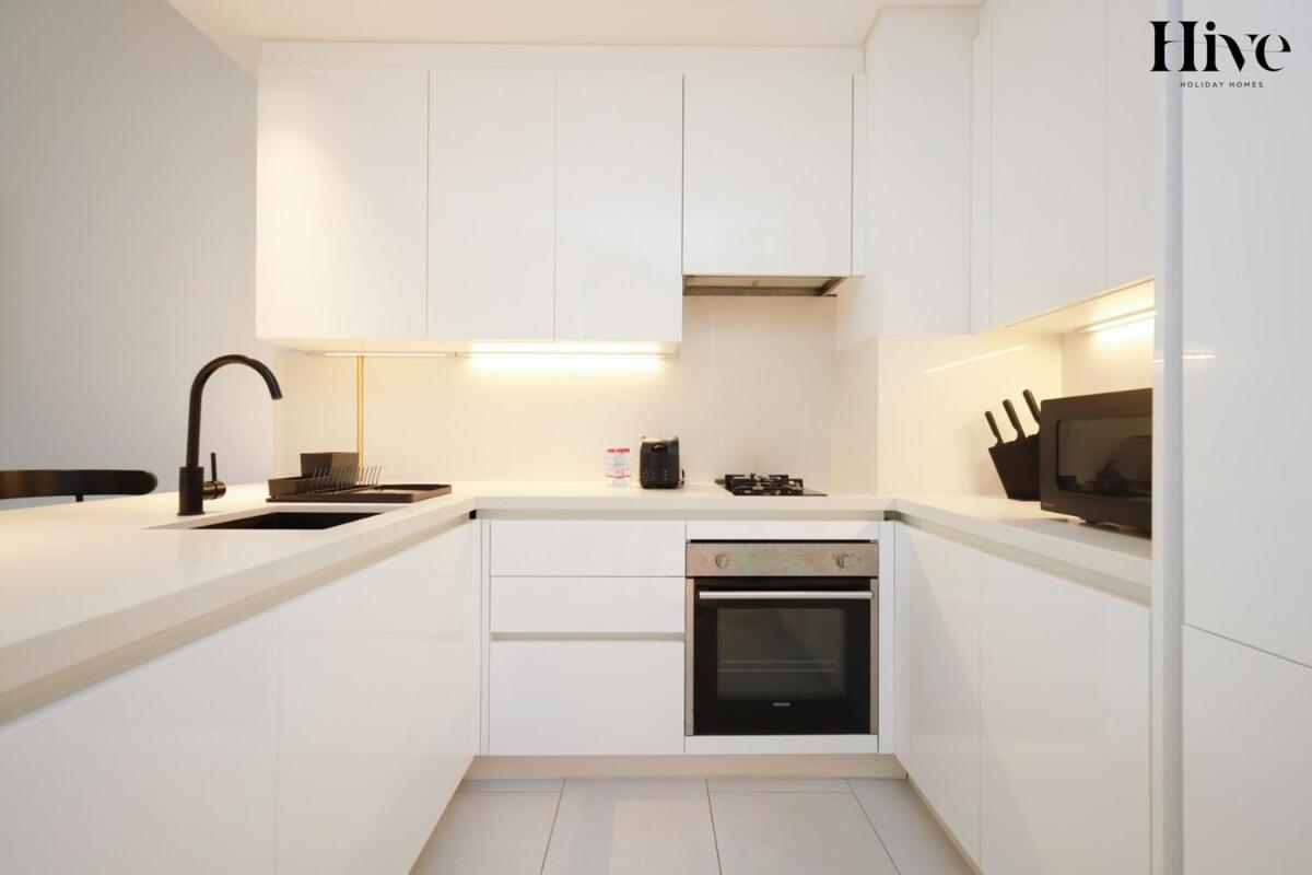 Elegant 1 Bed With Burj Khalifa Views * Dubaï