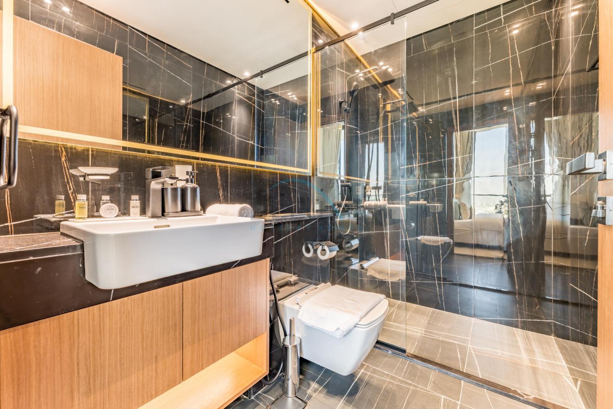 Views 1br Near Community Park With Private Balcony, Binghatti House, Jumeirah Village Circle By Deluxe Homes Appartement