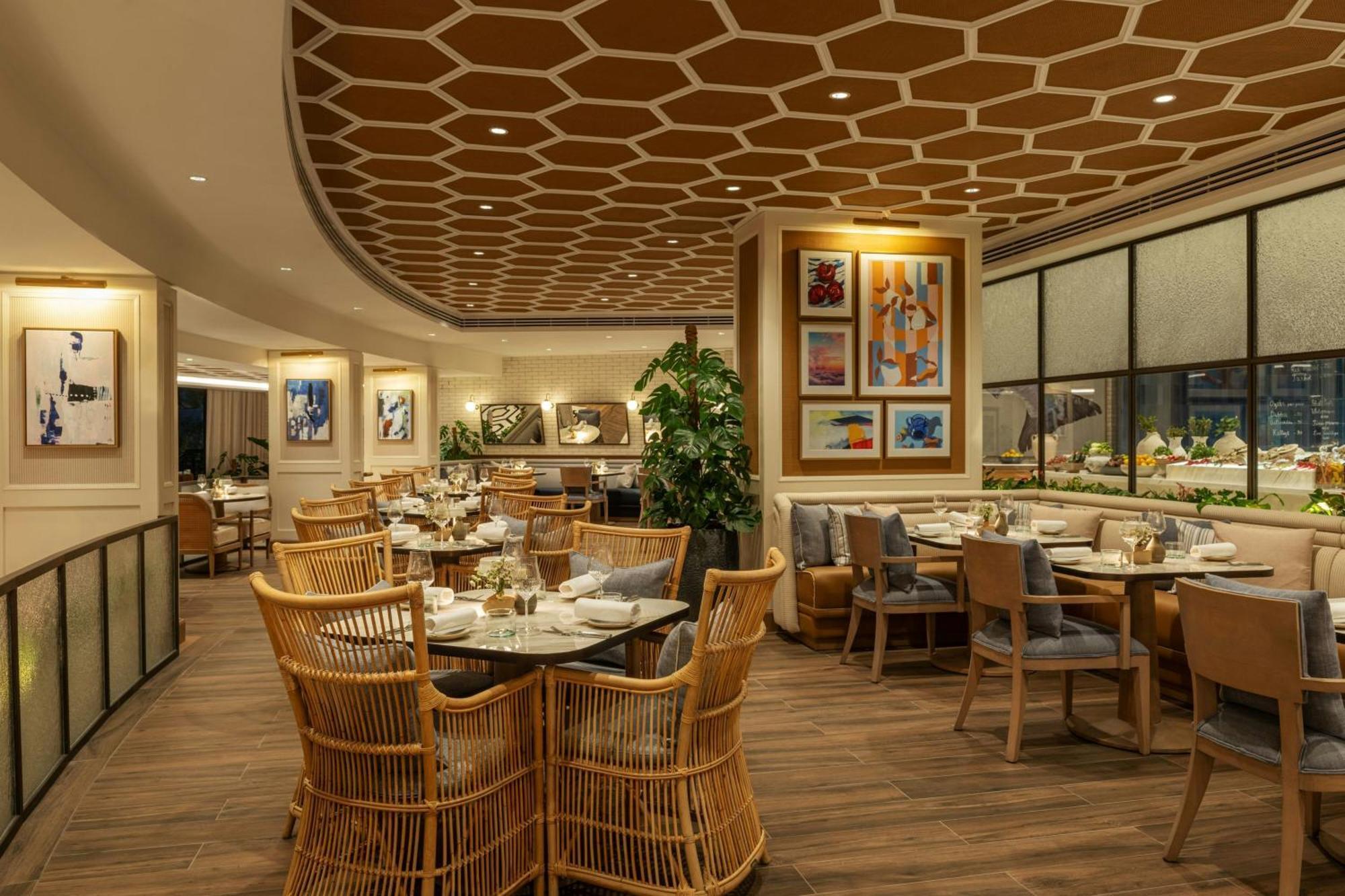 Resort Le Royal Meridien &