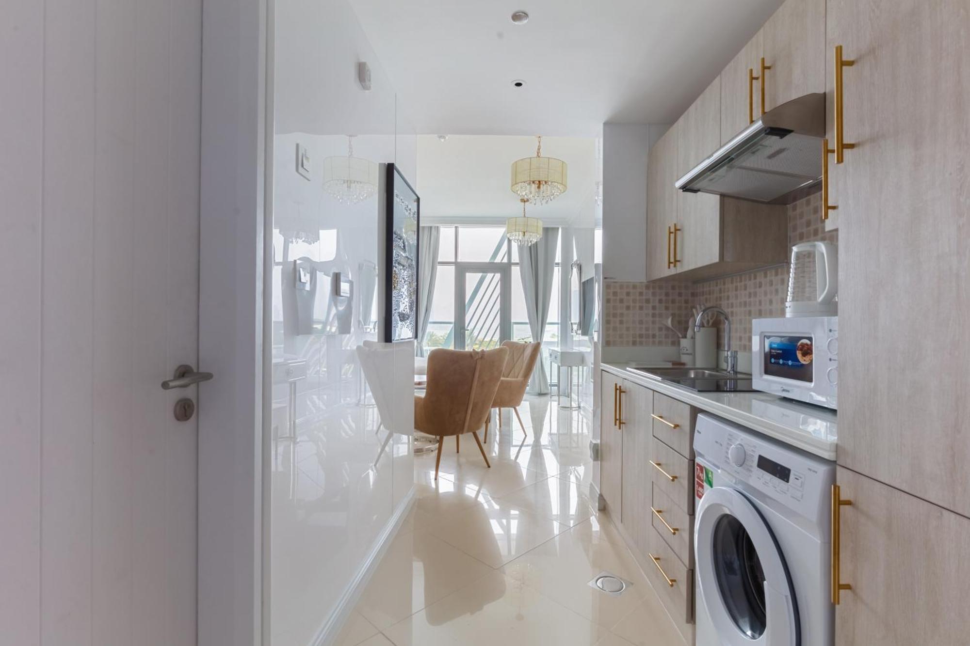 Fully-equipped Palm Jumeirah, Seven