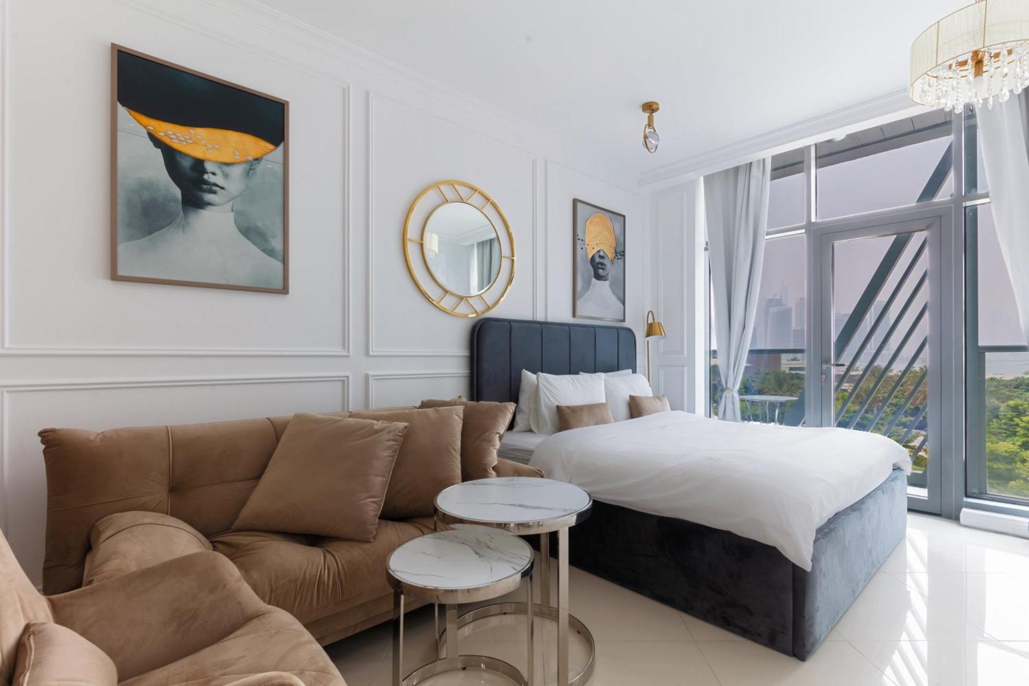 Fully-equipped Palm Jumeirah, Seven