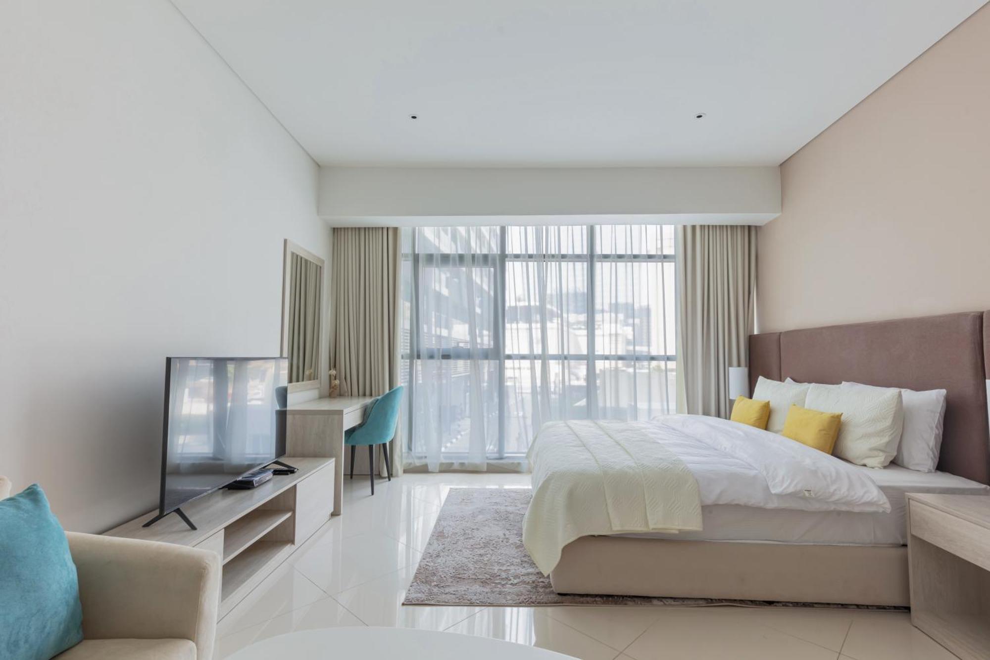 Fully-equipped Palm Jumeirah, Seven *