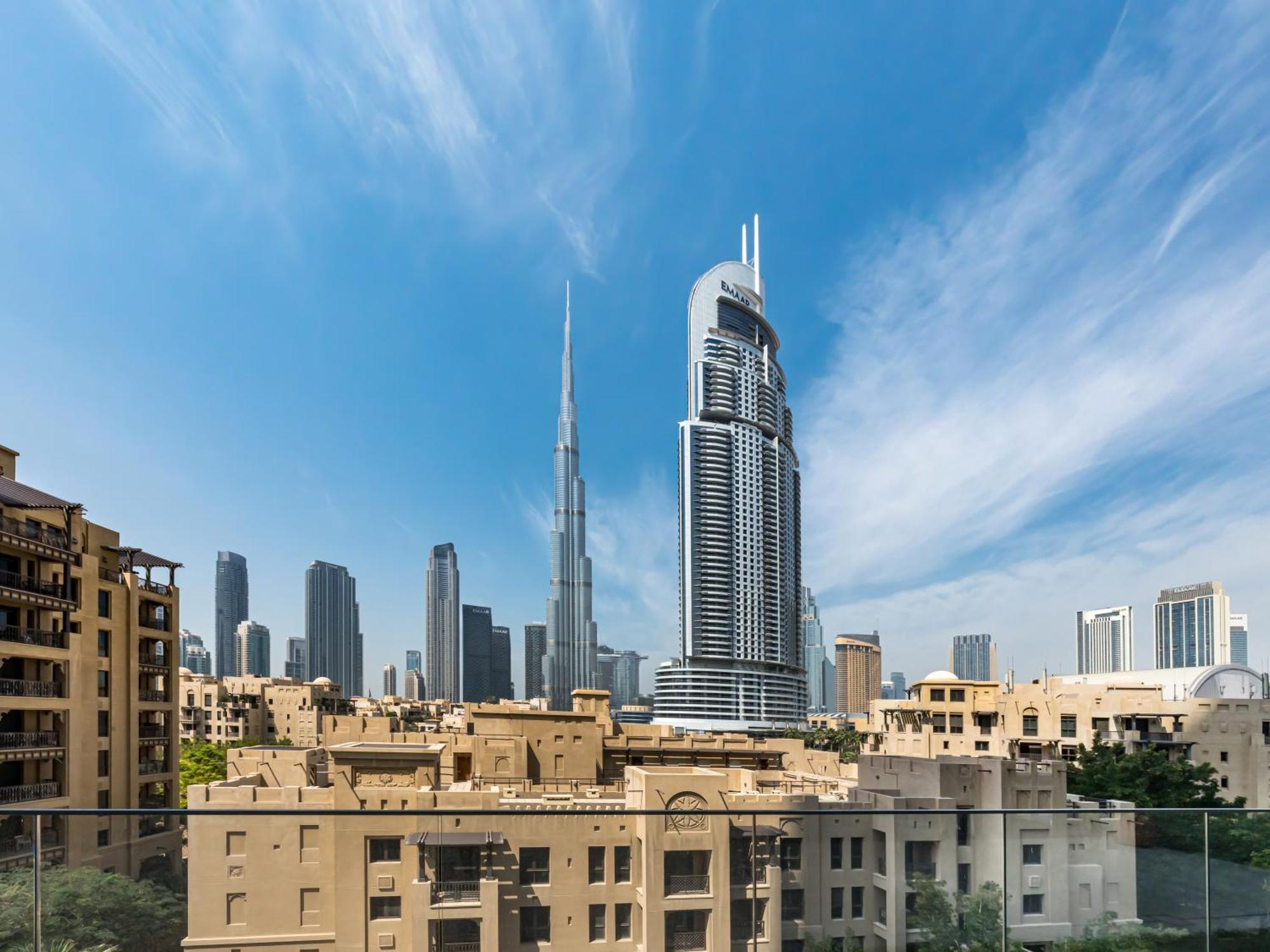 2bdr Led Side Burj Khalifa Views Opposite Mall