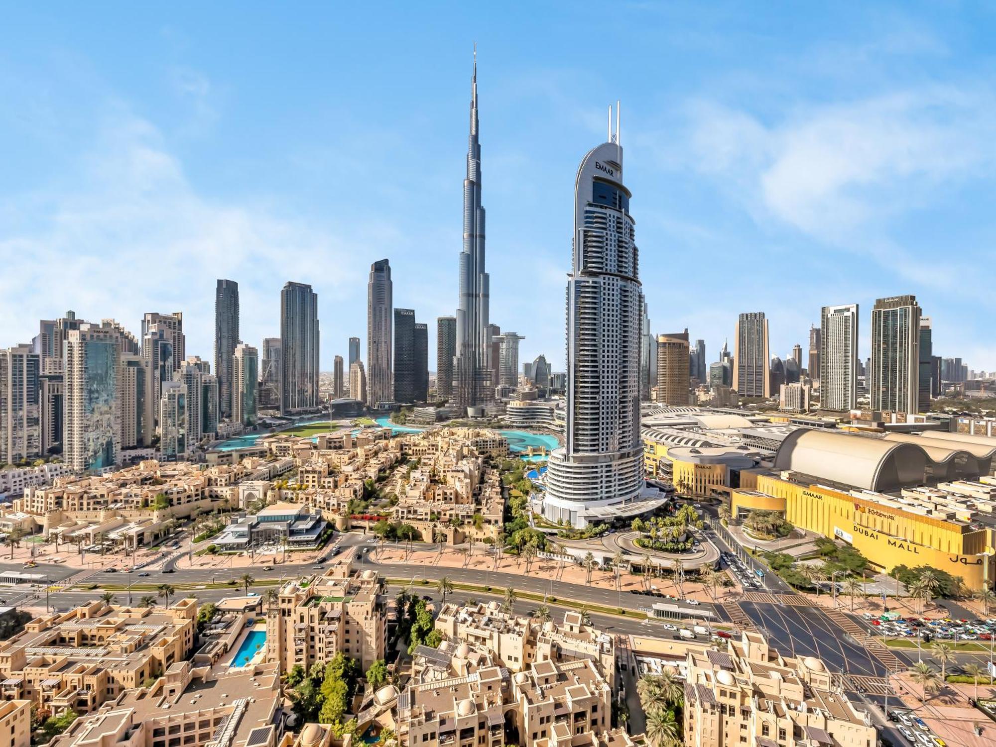 2bdr Led Side Burj Khalifa Views Opposite Mall *