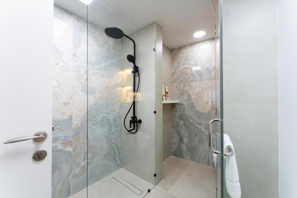 Veluxa - Renovated 1bhk Next To Golf * Dubaï