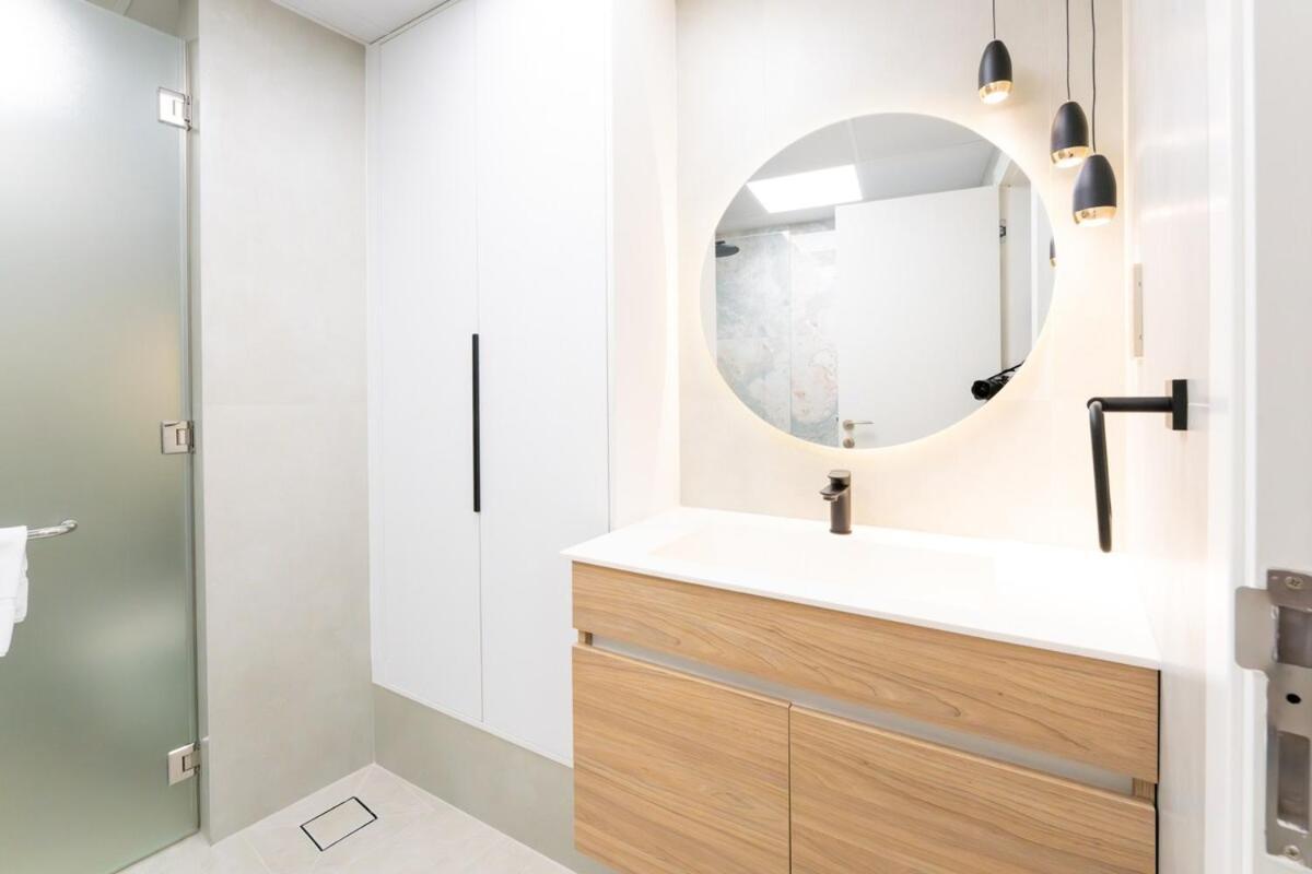 Veluxa - Renovated 1bhk Next To Golf *