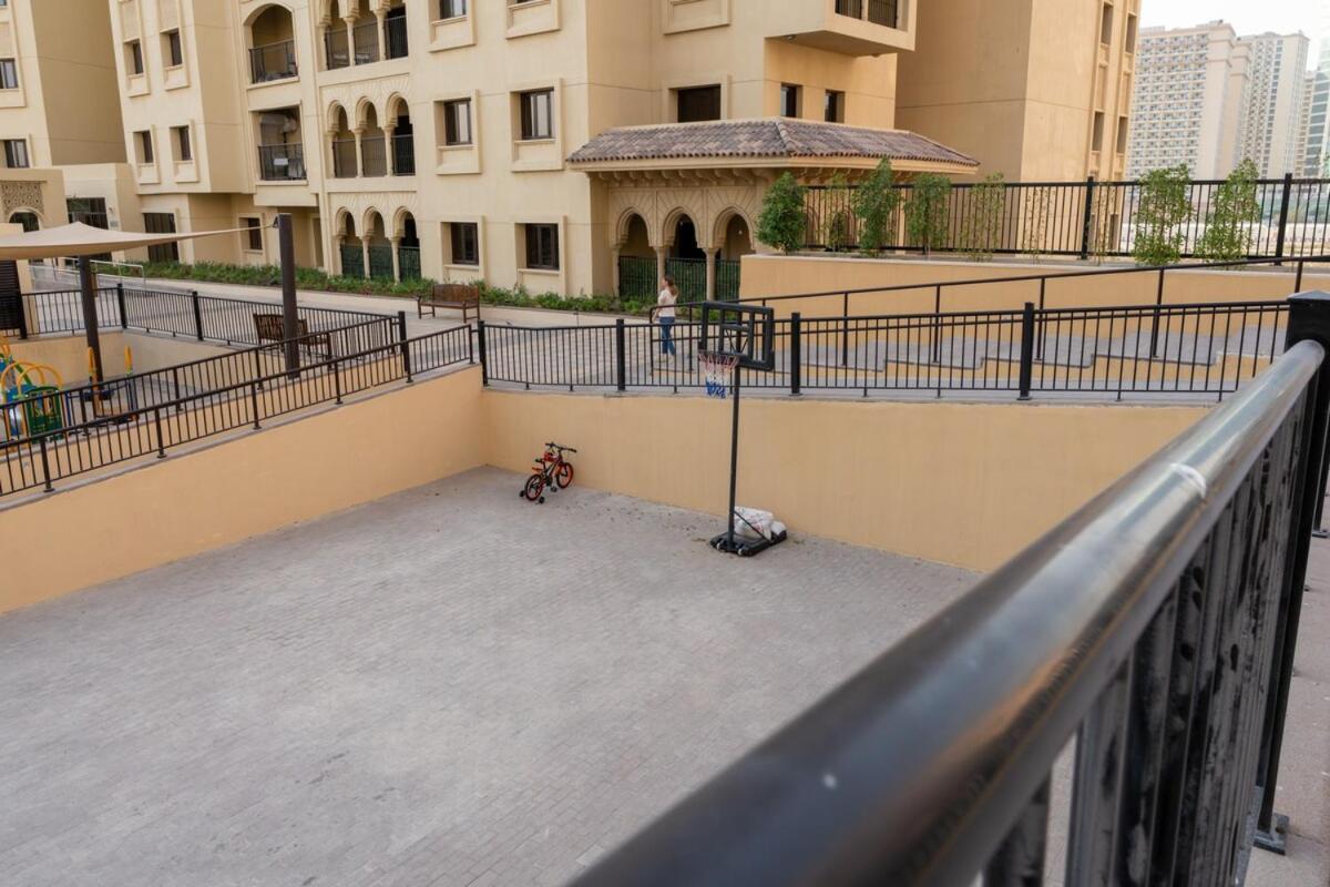 Veluxa - Renovated 1bhk Next To Golf Dubaï